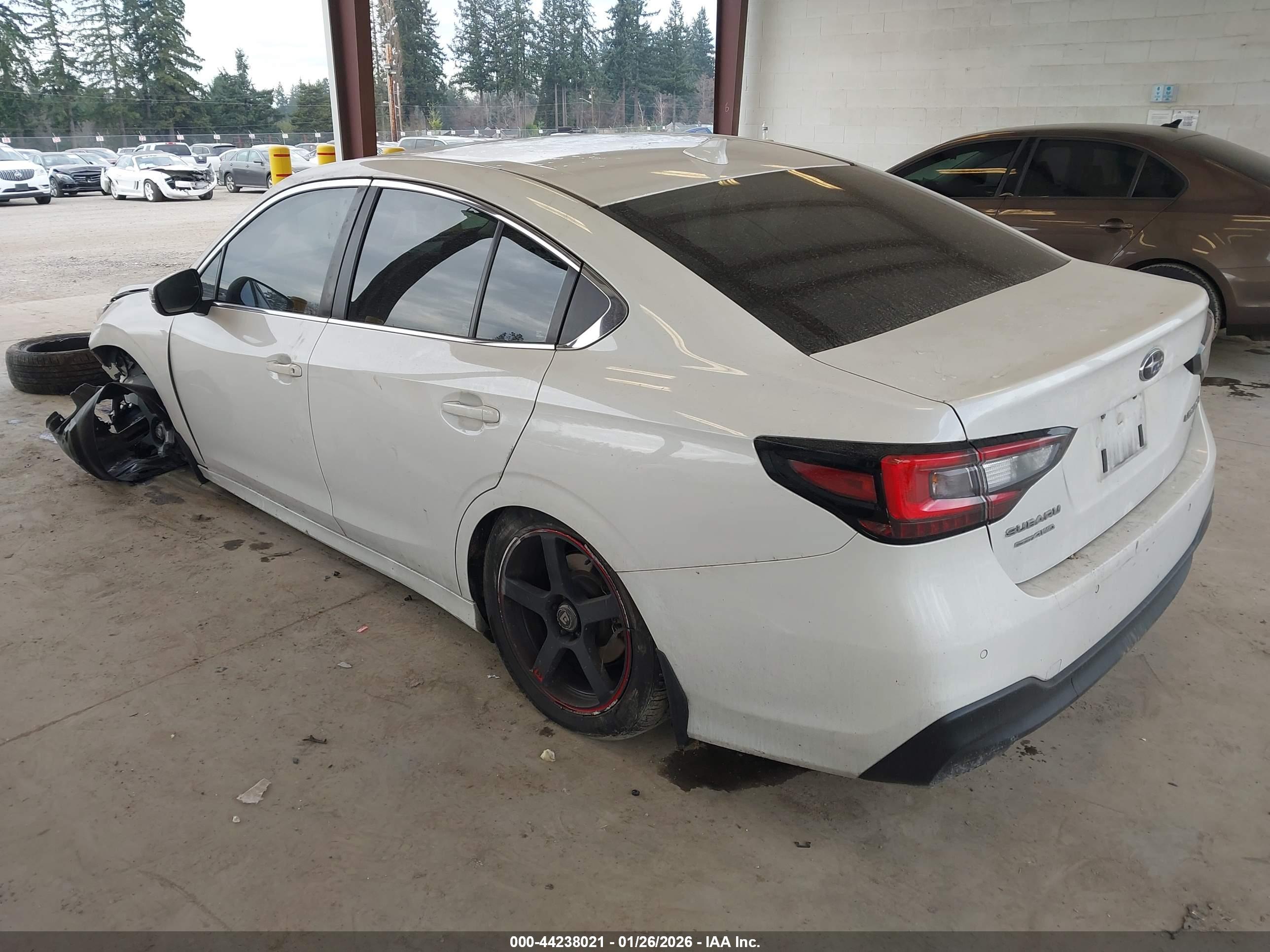 SUBARU LEGACY image 3