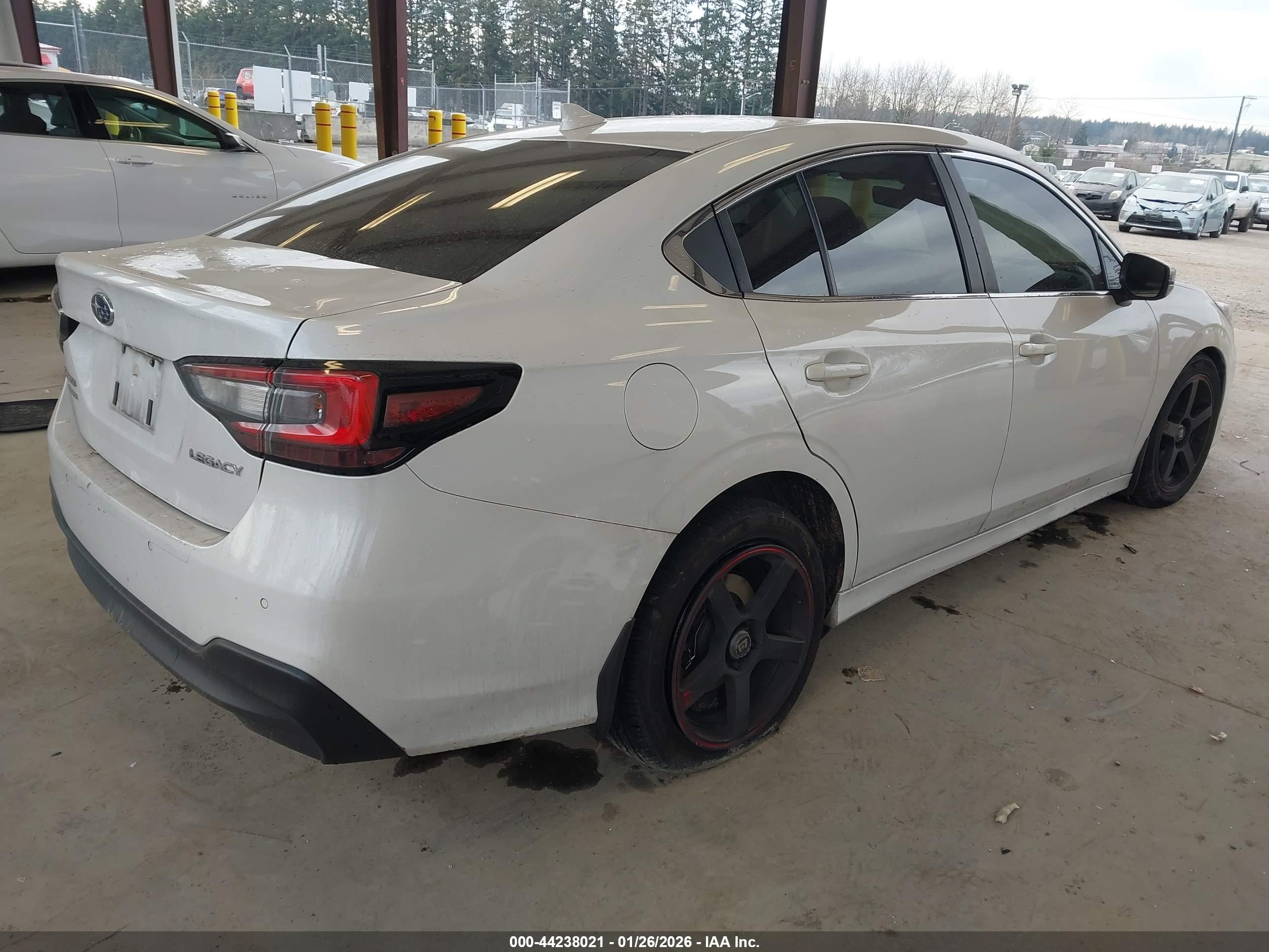 SUBARU LEGACY image 4