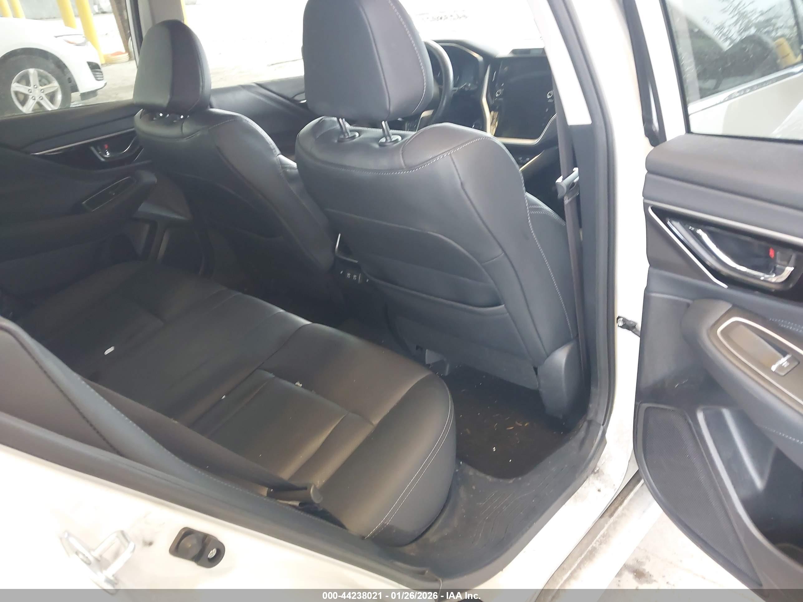 SUBARU LEGACY image 8