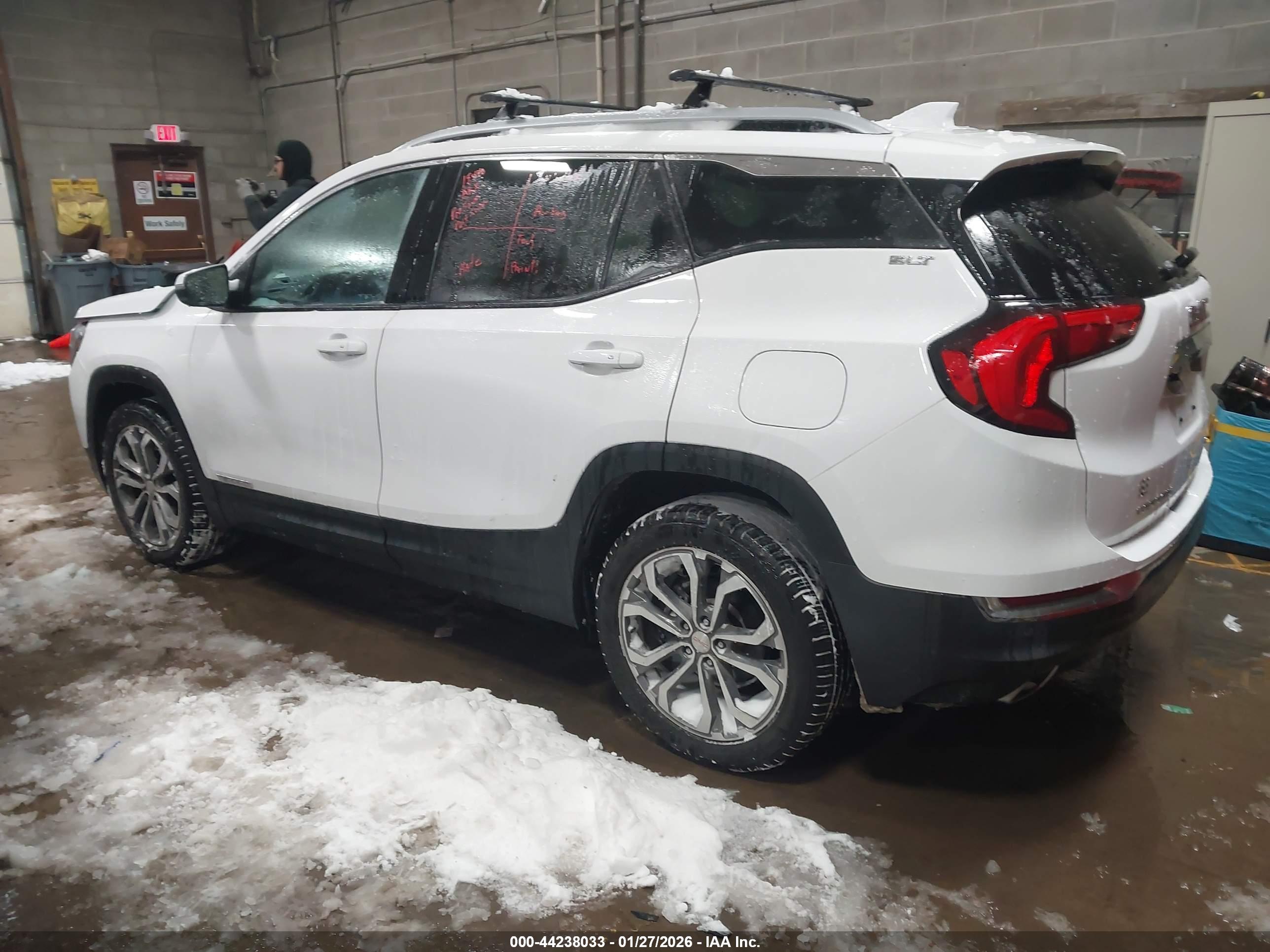 GMC TERRAIN image 3