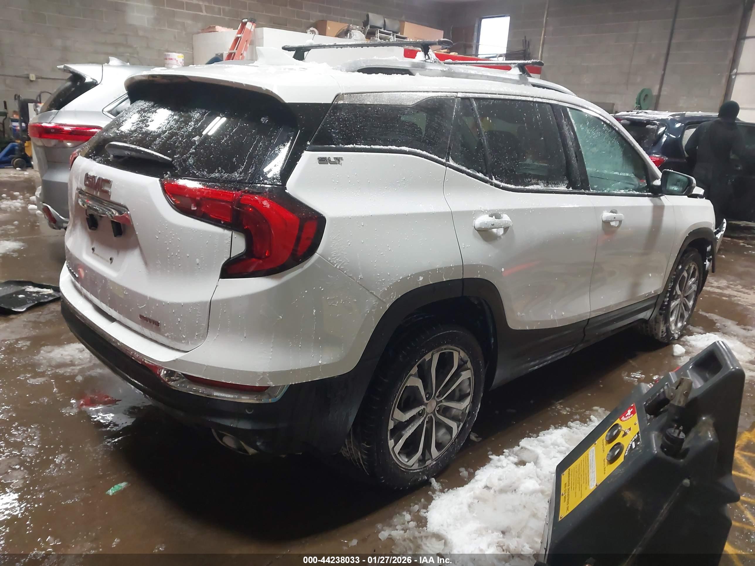 GMC TERRAIN image 4