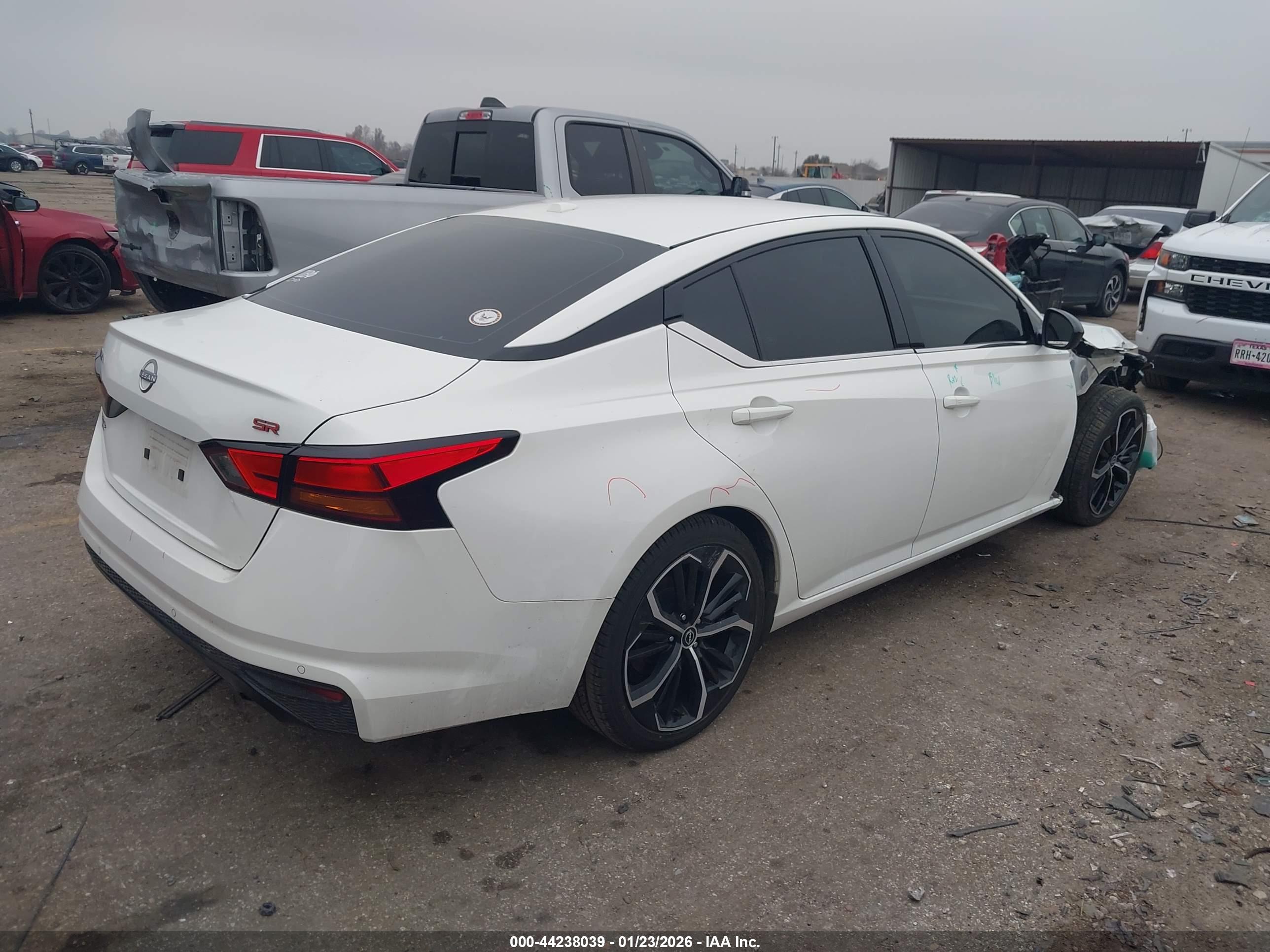 NISSAN ALTIMA image 4