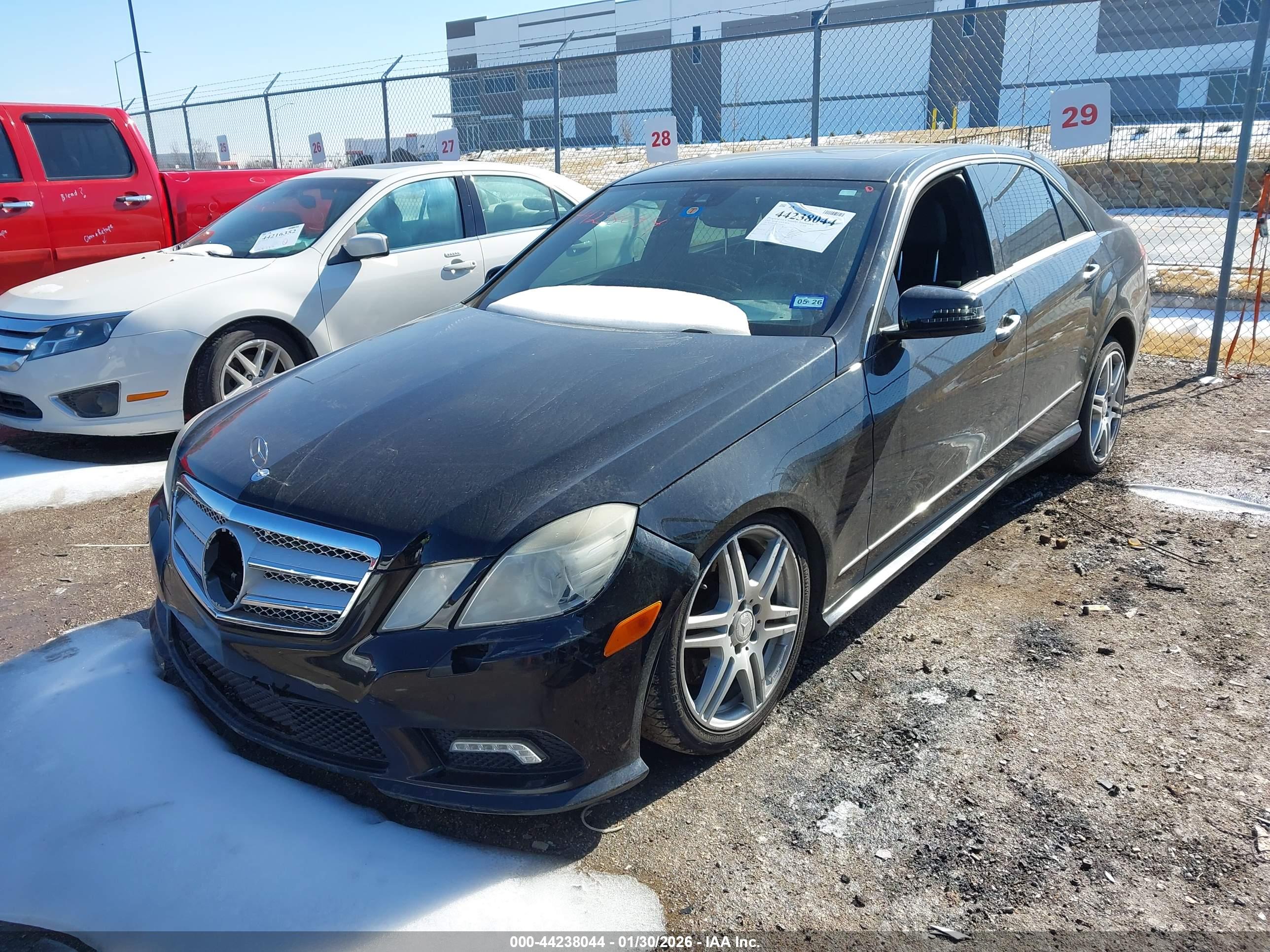 MERCEDES-BENZ E image 2