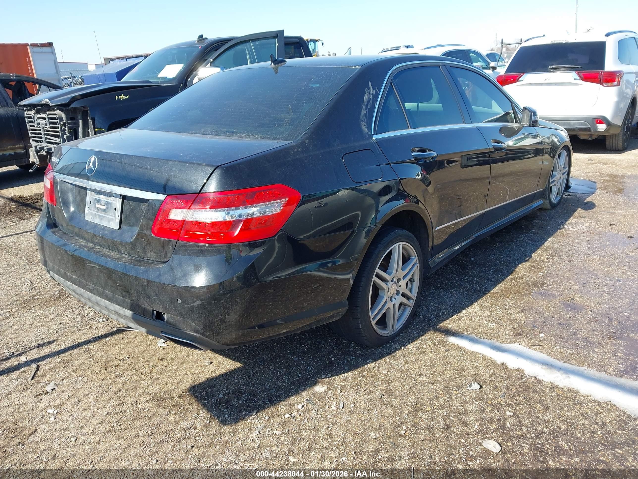 MERCEDES-BENZ E image 4