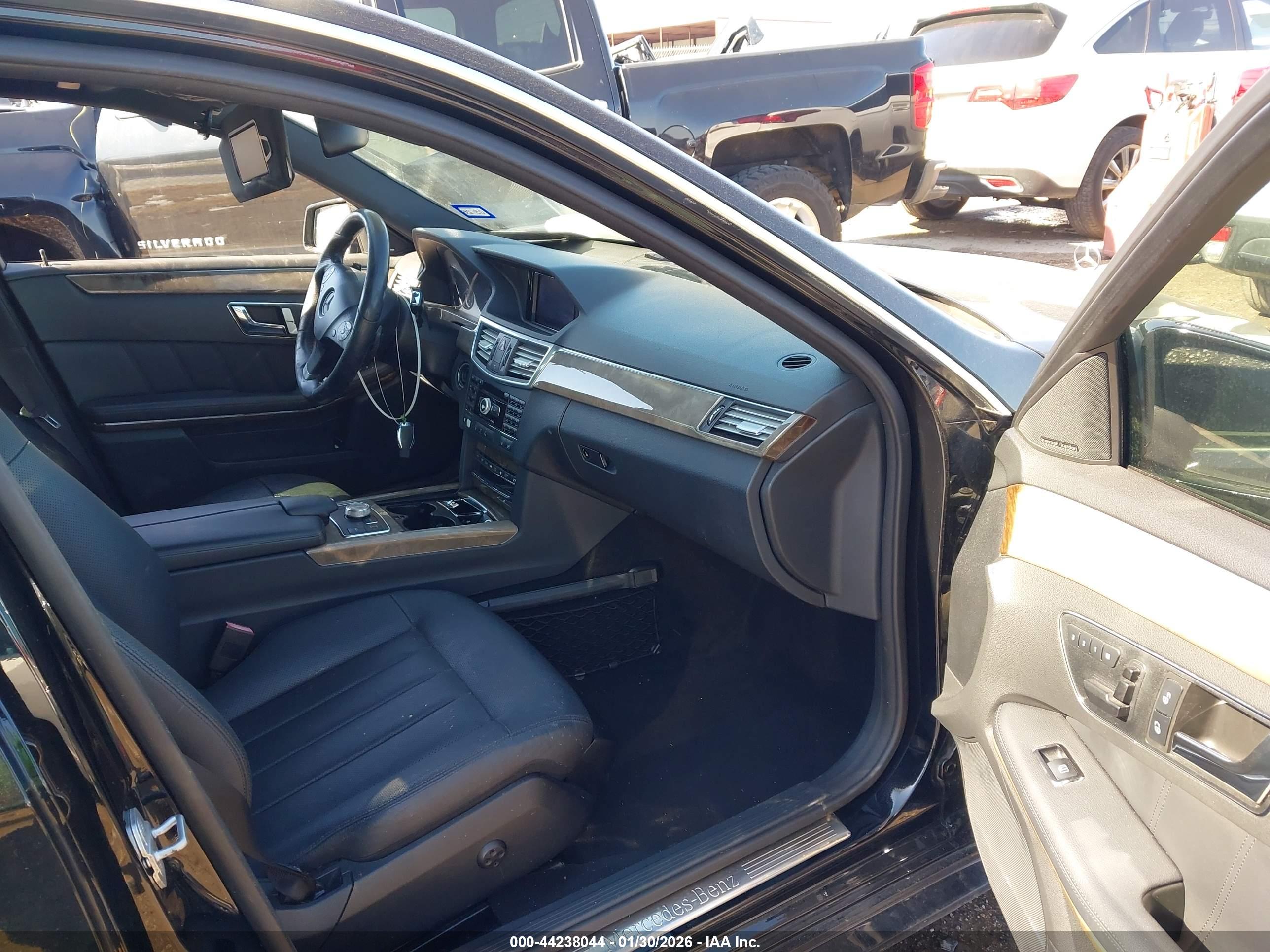 MERCEDES-BENZ E image 5