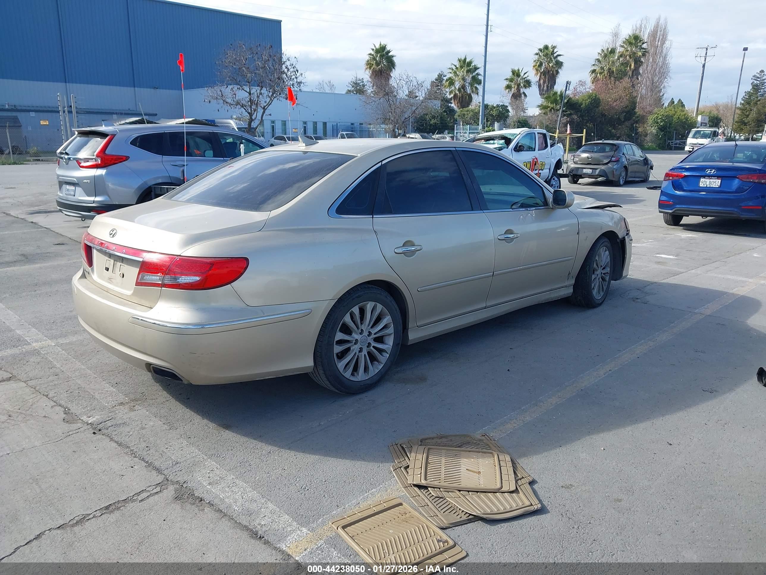 HYUNDAI AZERA image 4