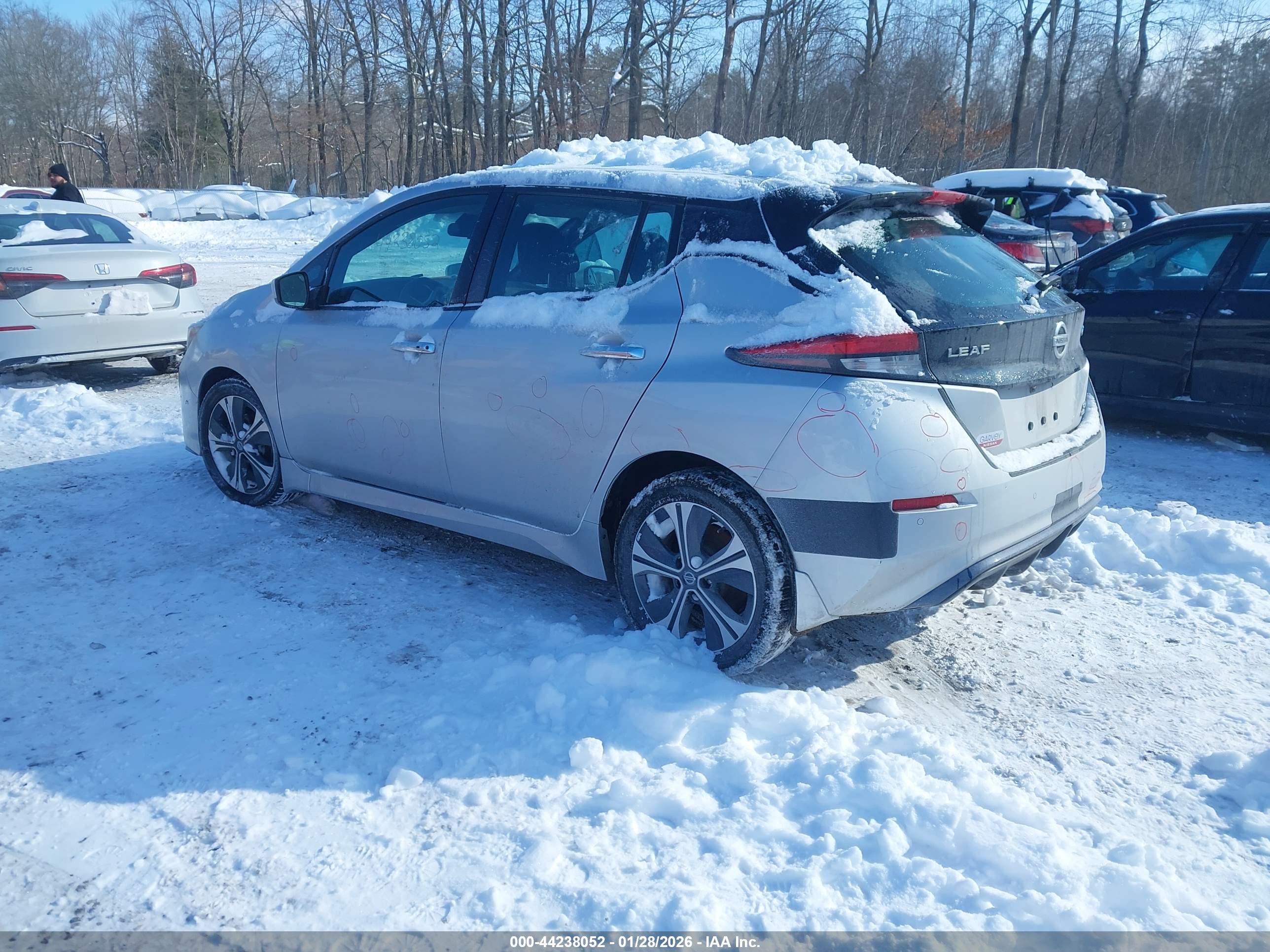 NISSAN LEAF image 3