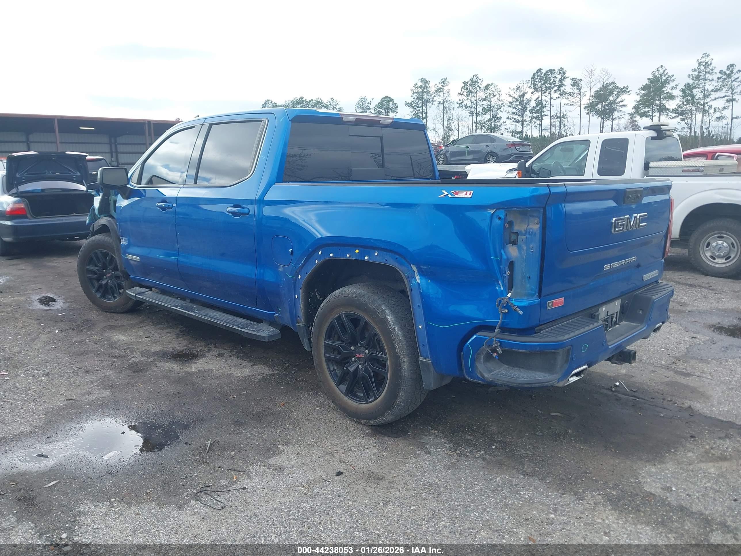 GMC SIERRA image 3