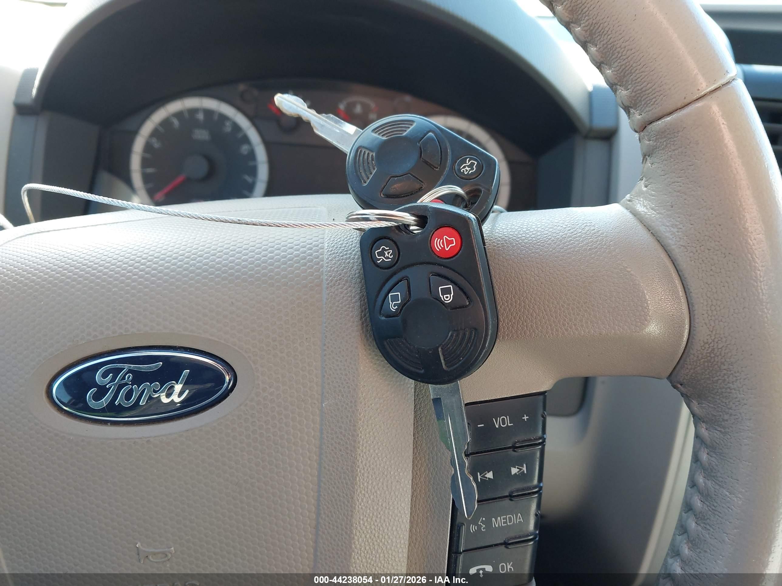 FORD ESCAPE image 11