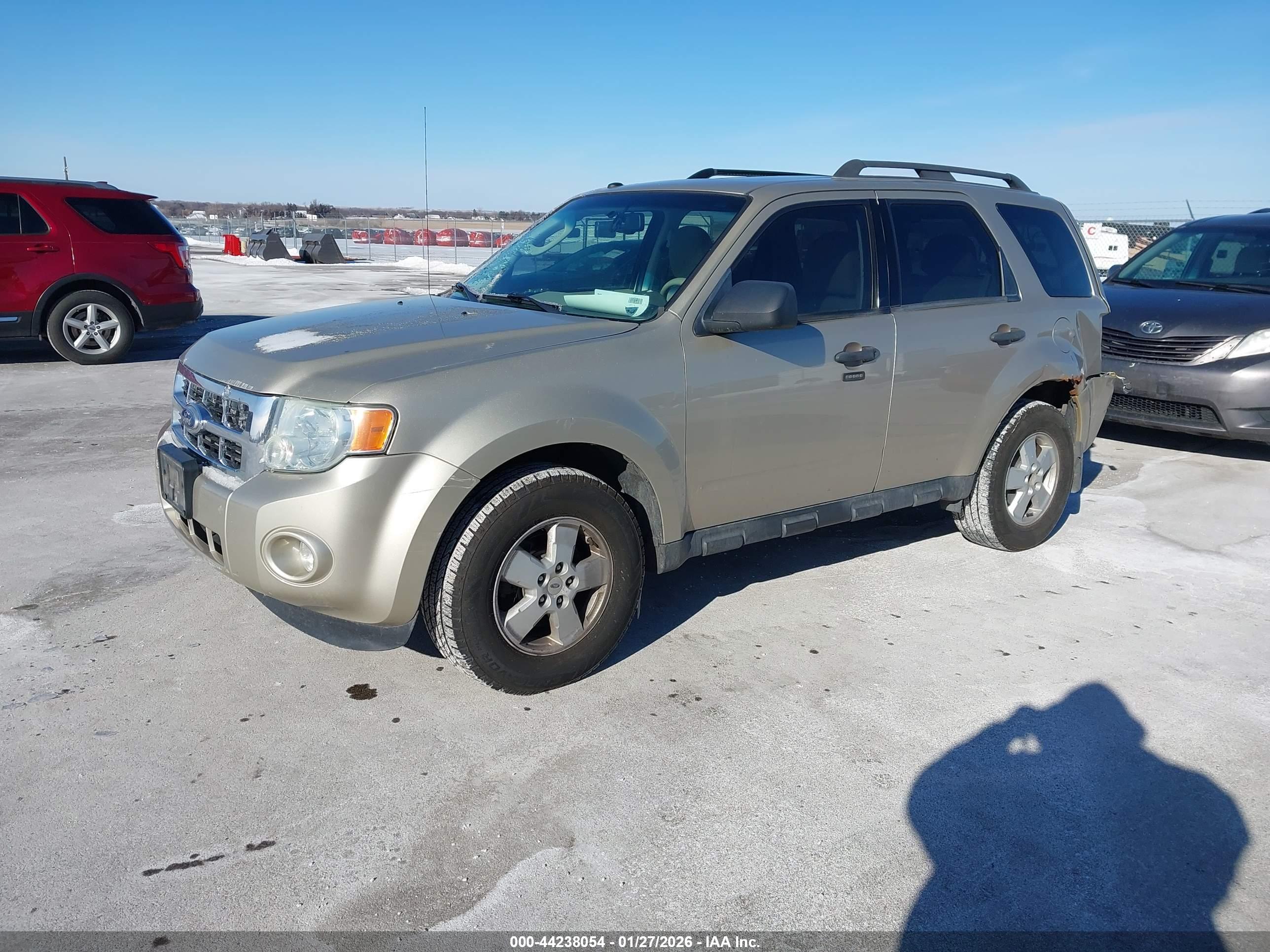 FORD ESCAPE image 2