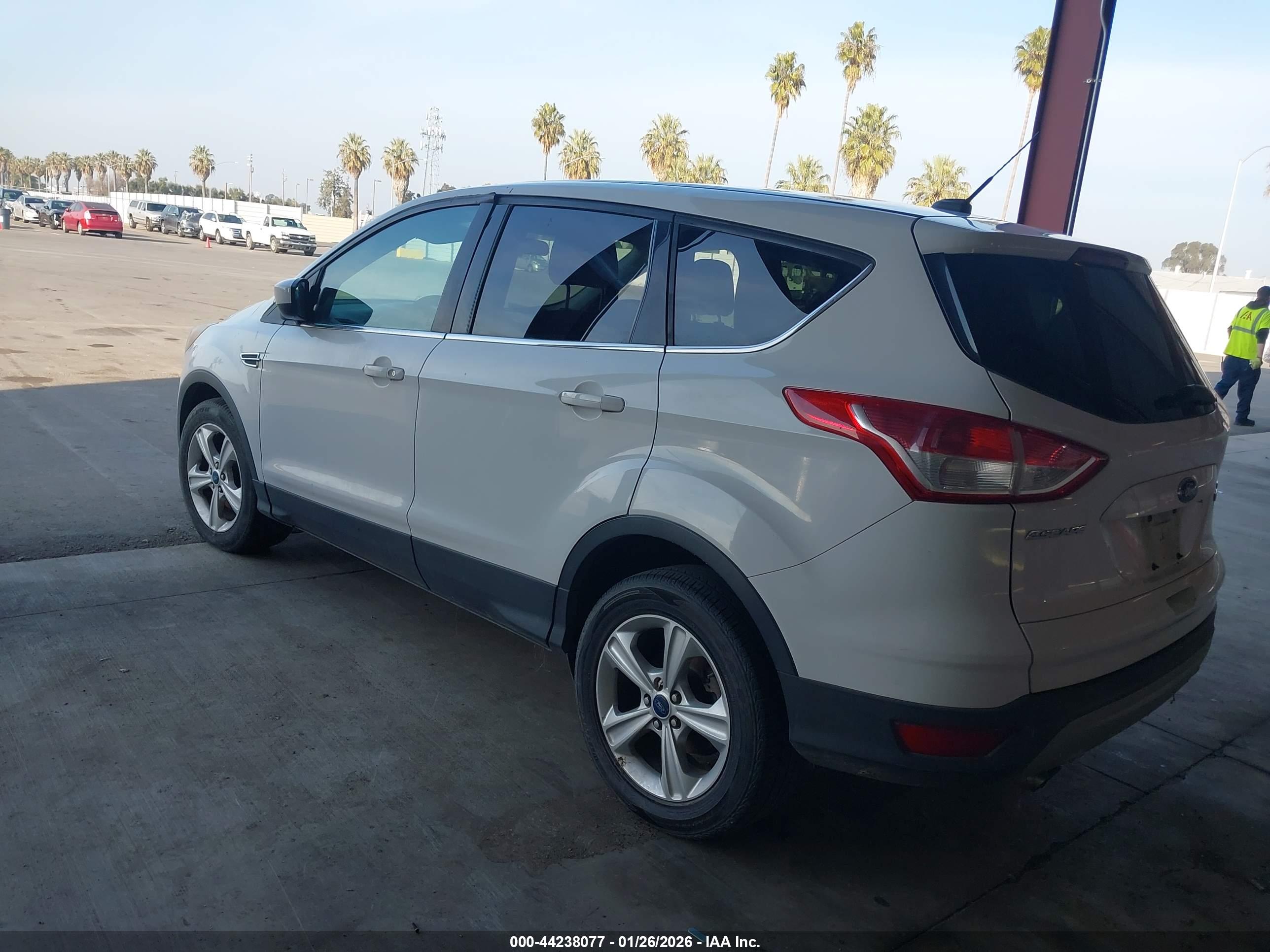 FORD ESCAPE image 3