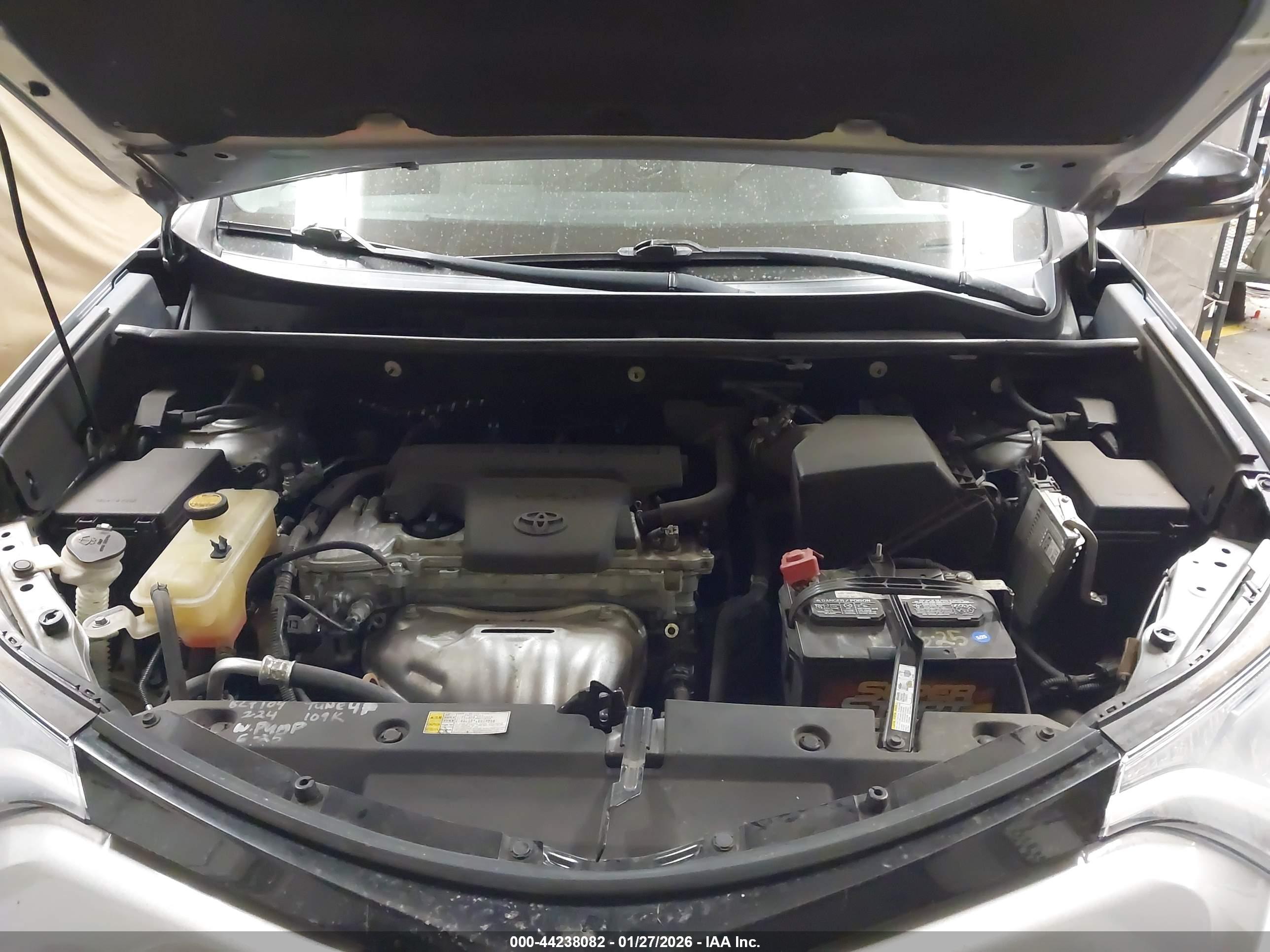 TOYOTA RAV4 image 10