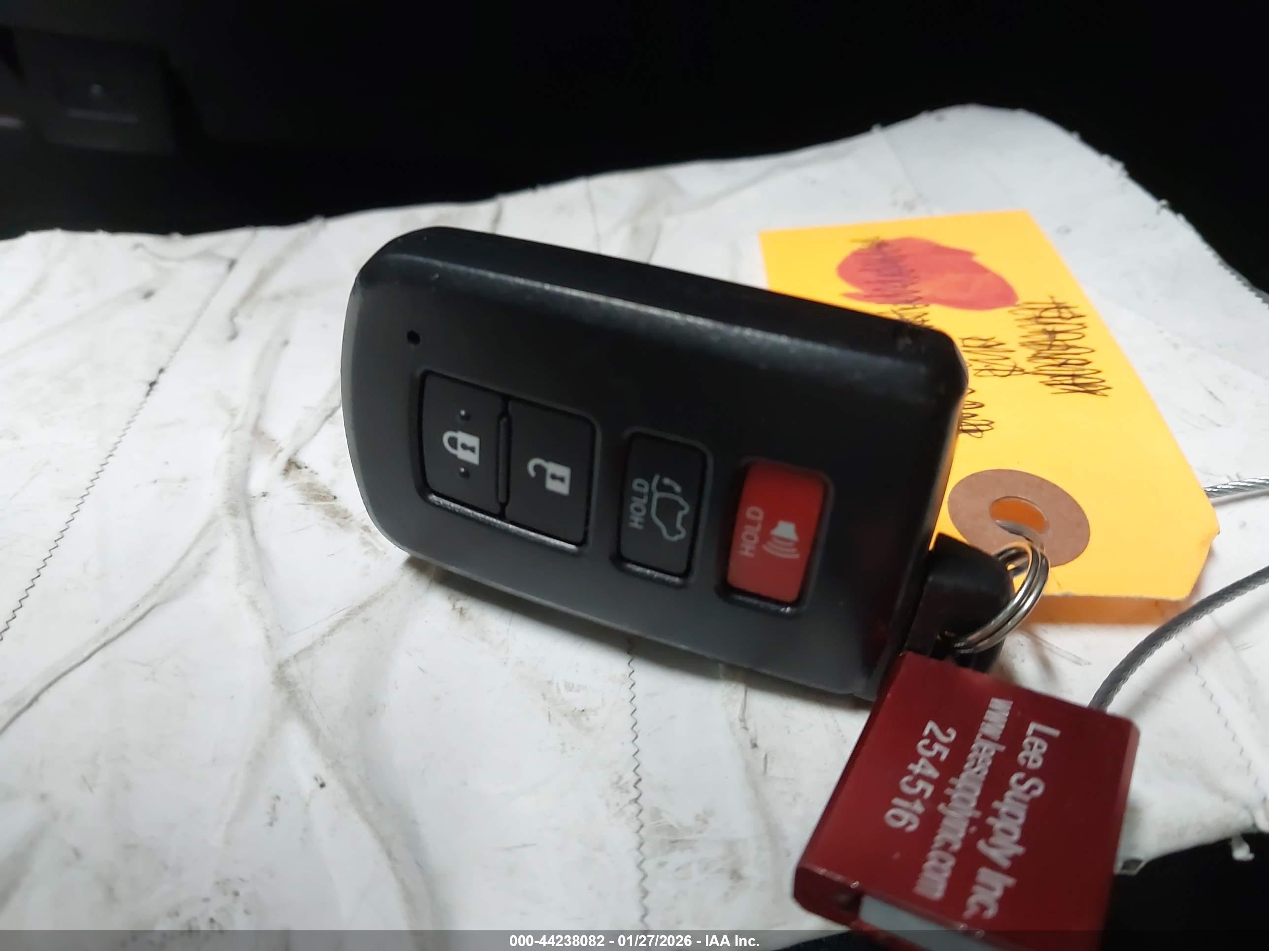 TOYOTA RAV4 image 11