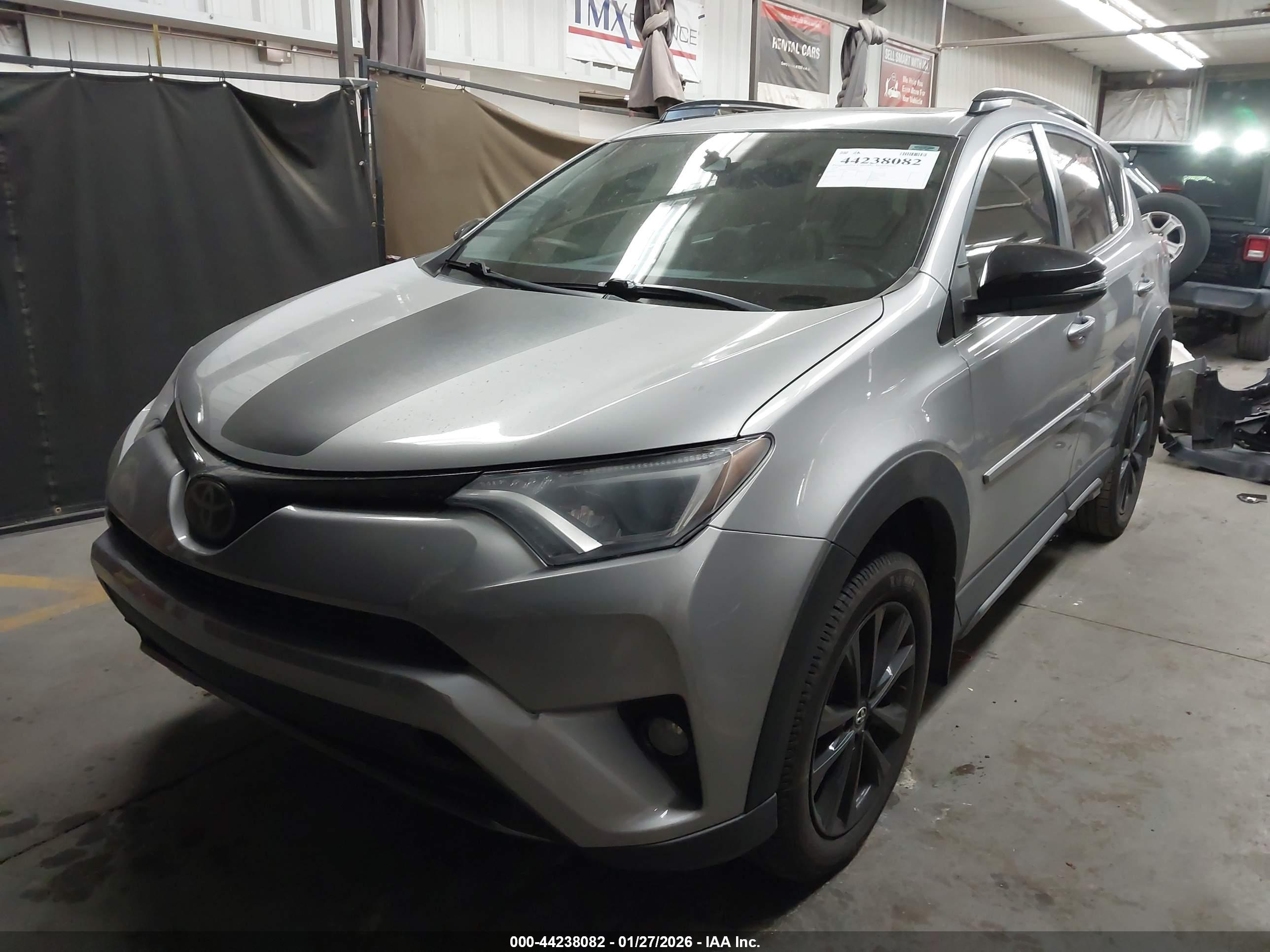 TOYOTA RAV4 image 2