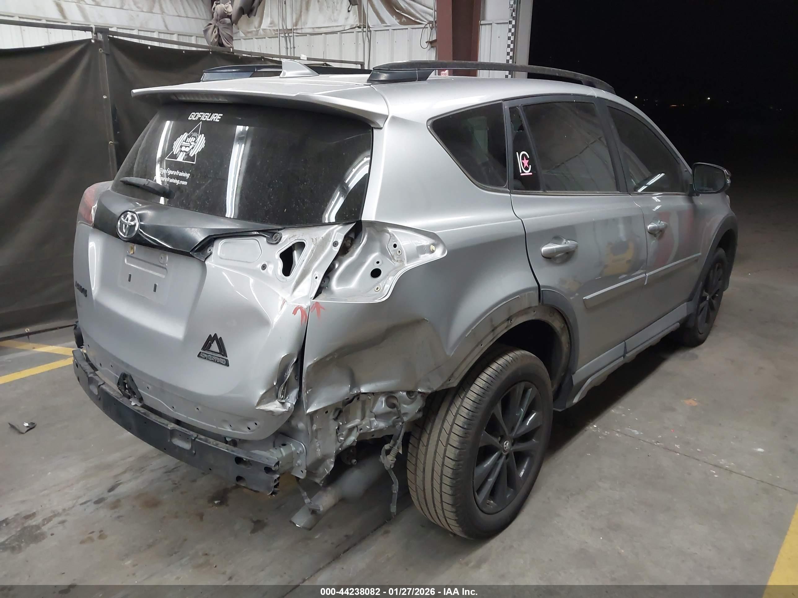 TOYOTA RAV4 image 4