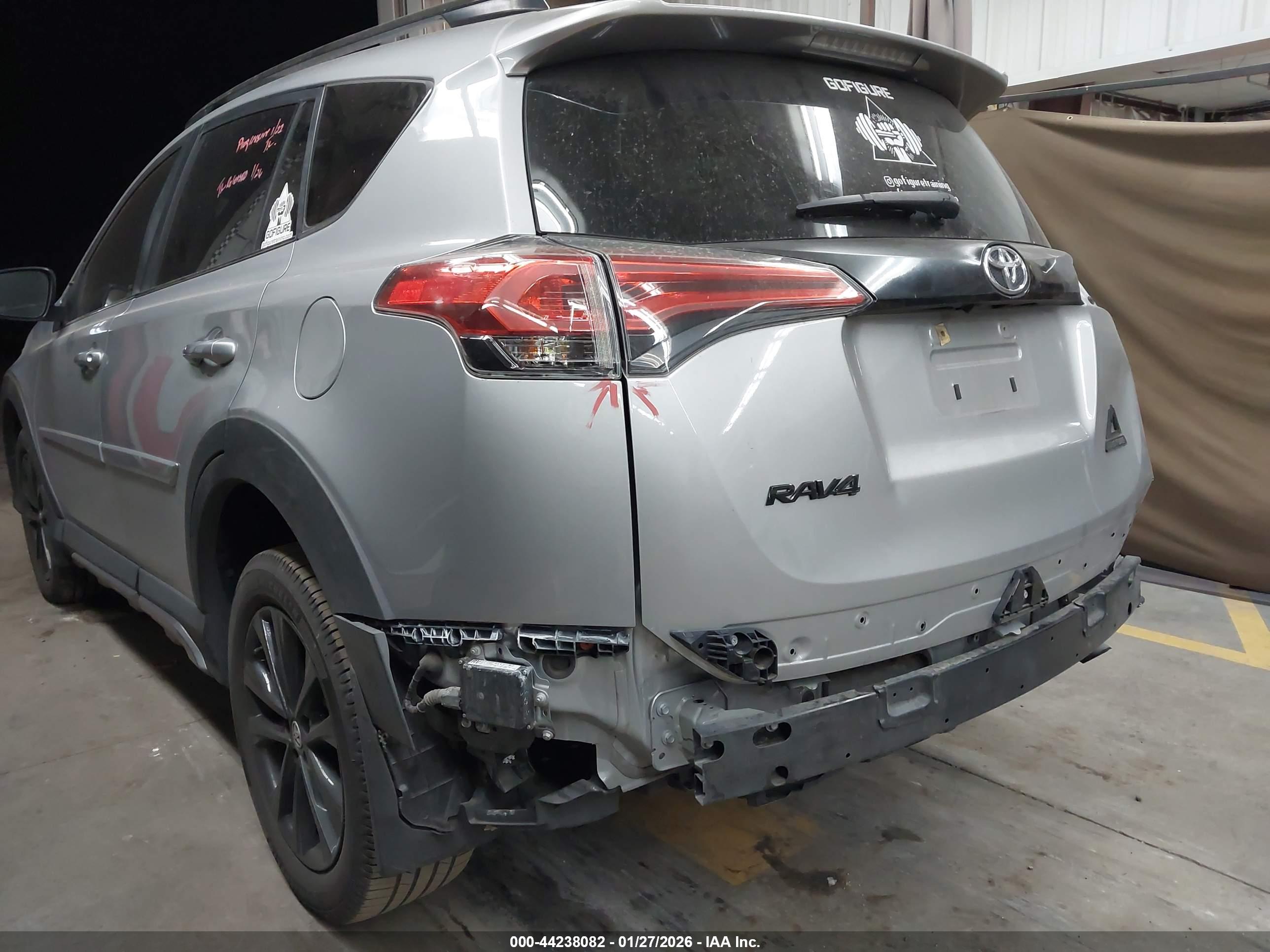 TOYOTA RAV4 image 6