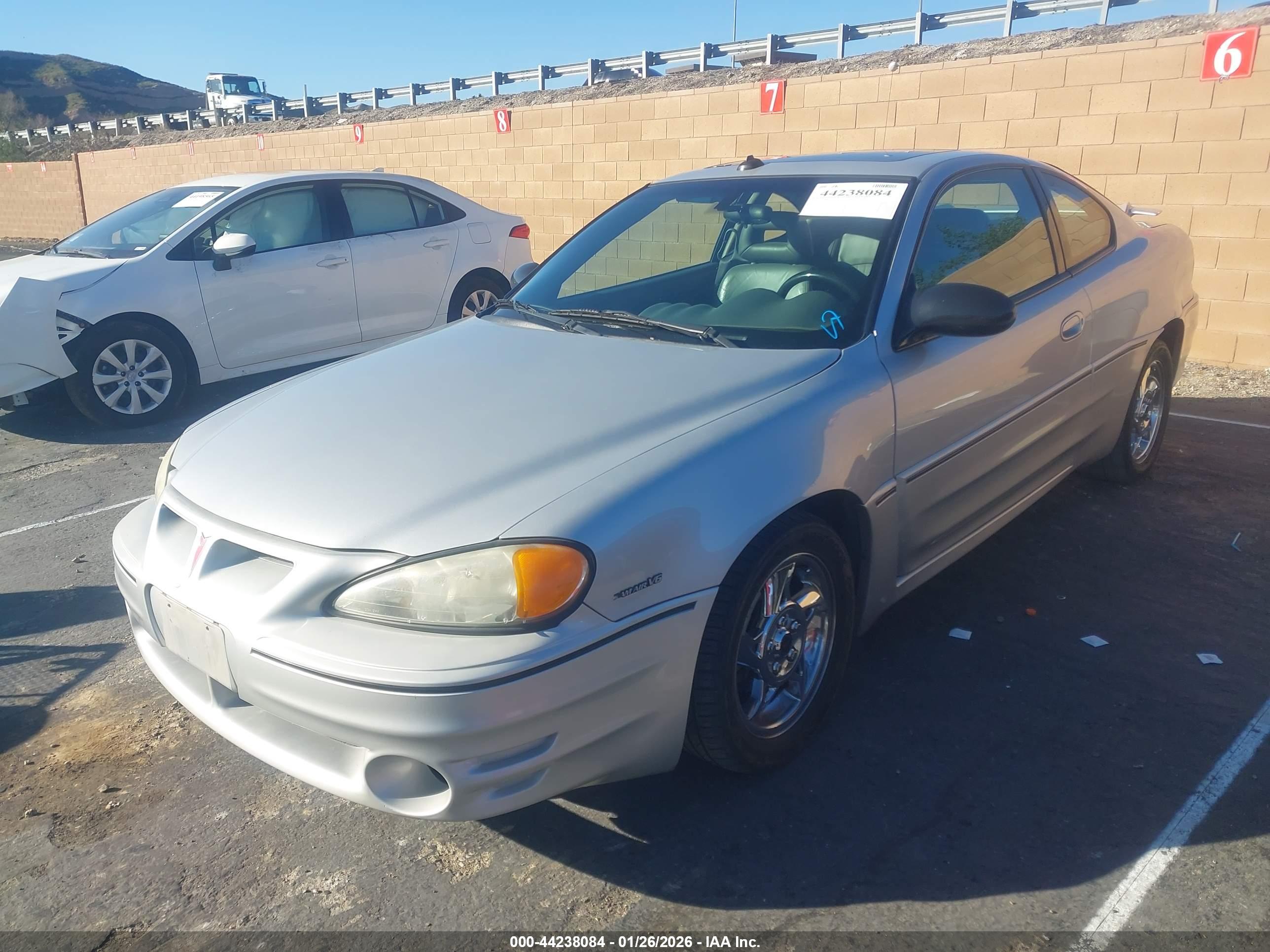 PONTIAC GRAND image 2