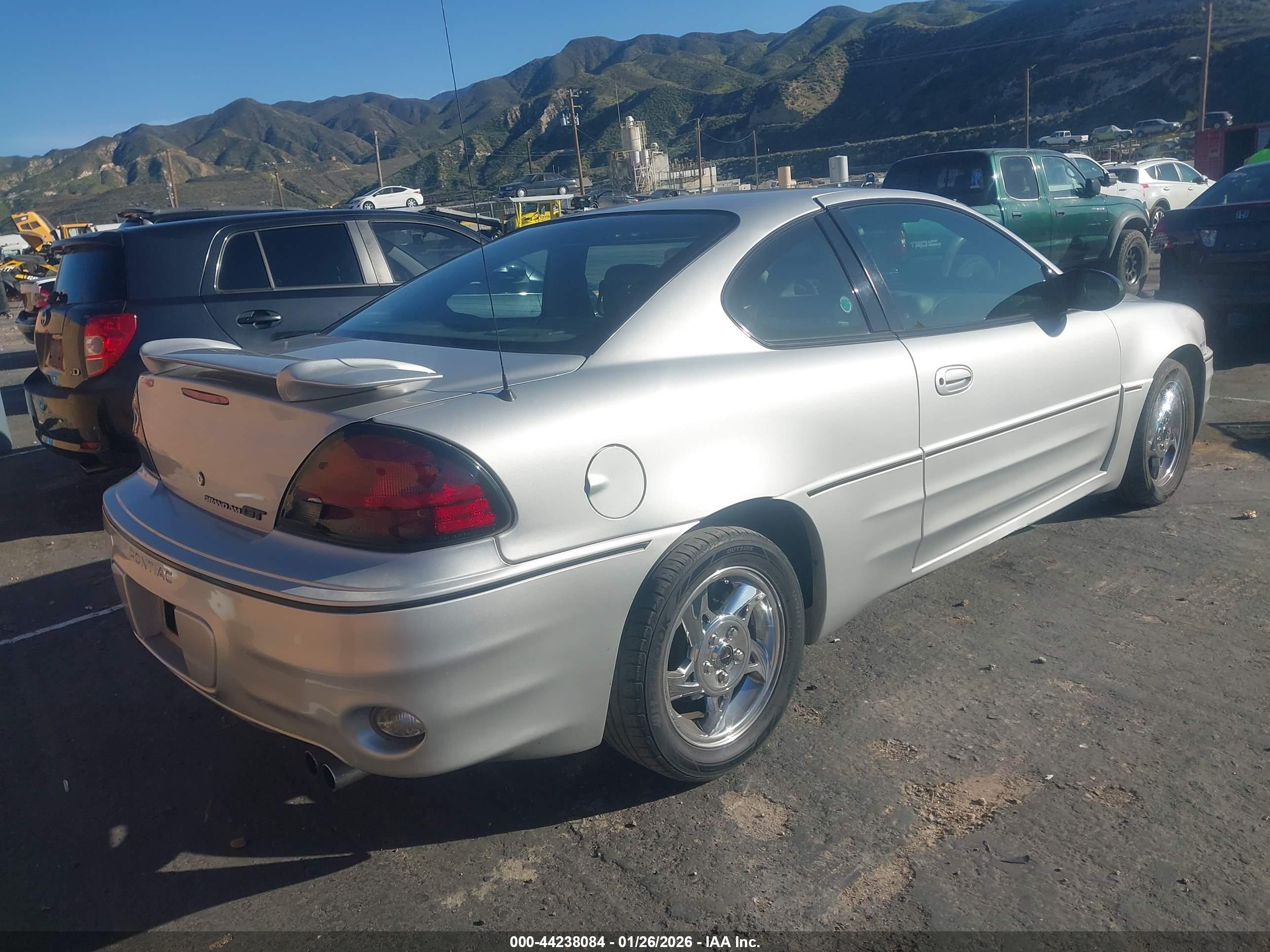 PONTIAC GRAND image 4