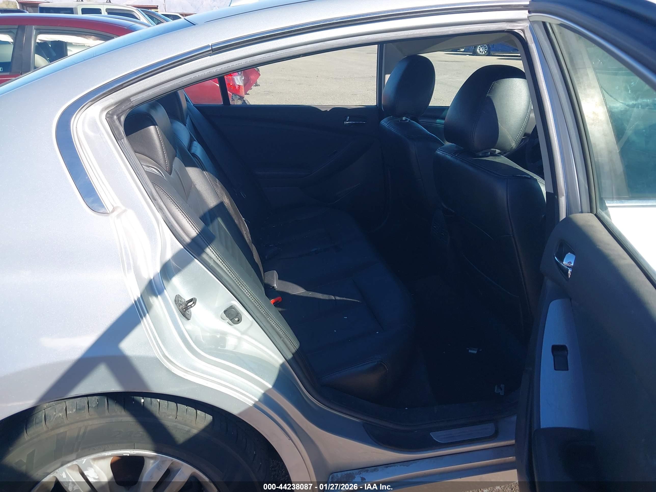 NISSAN ALTIMA image 8