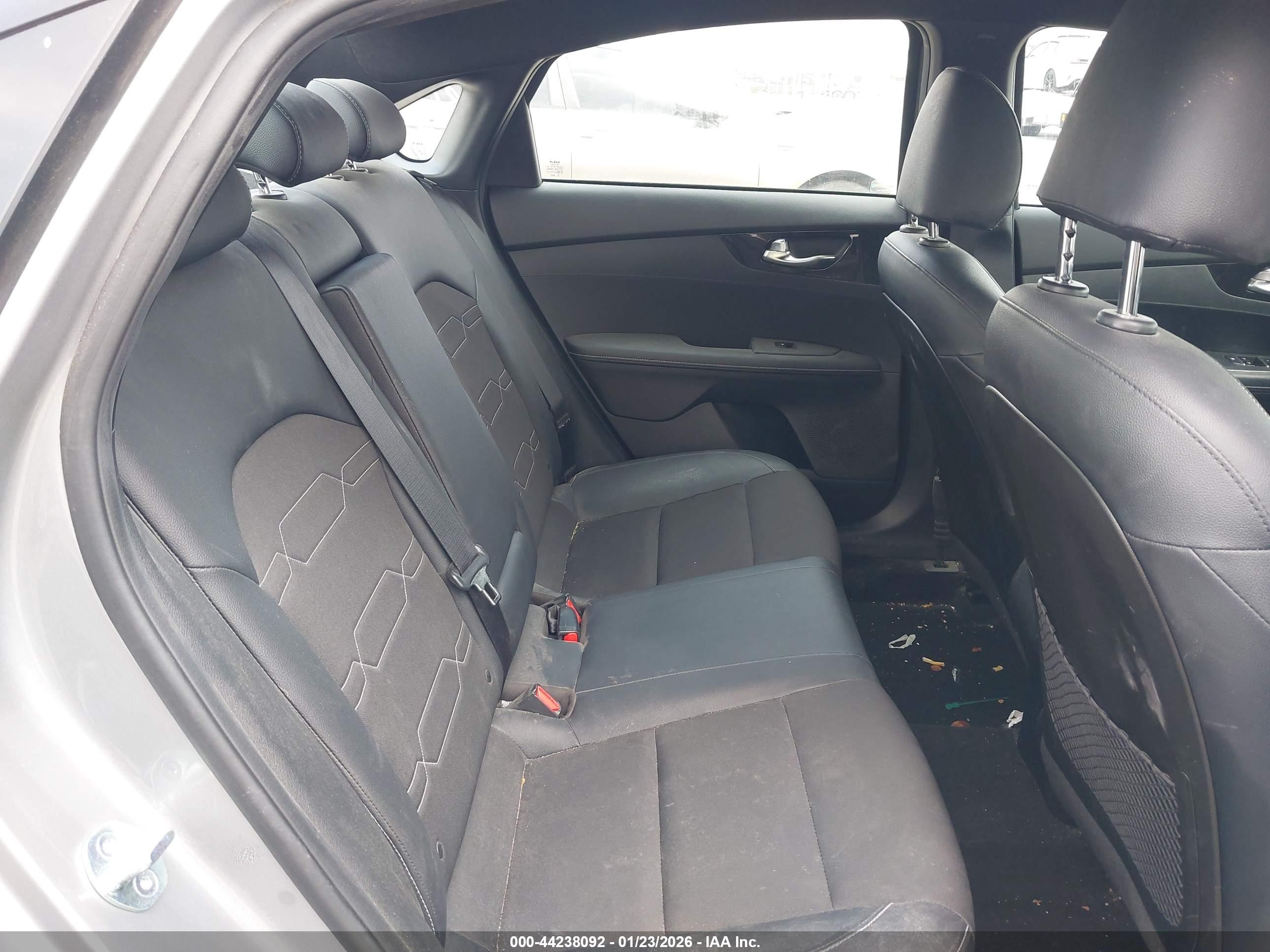 KIA FORTE image 8