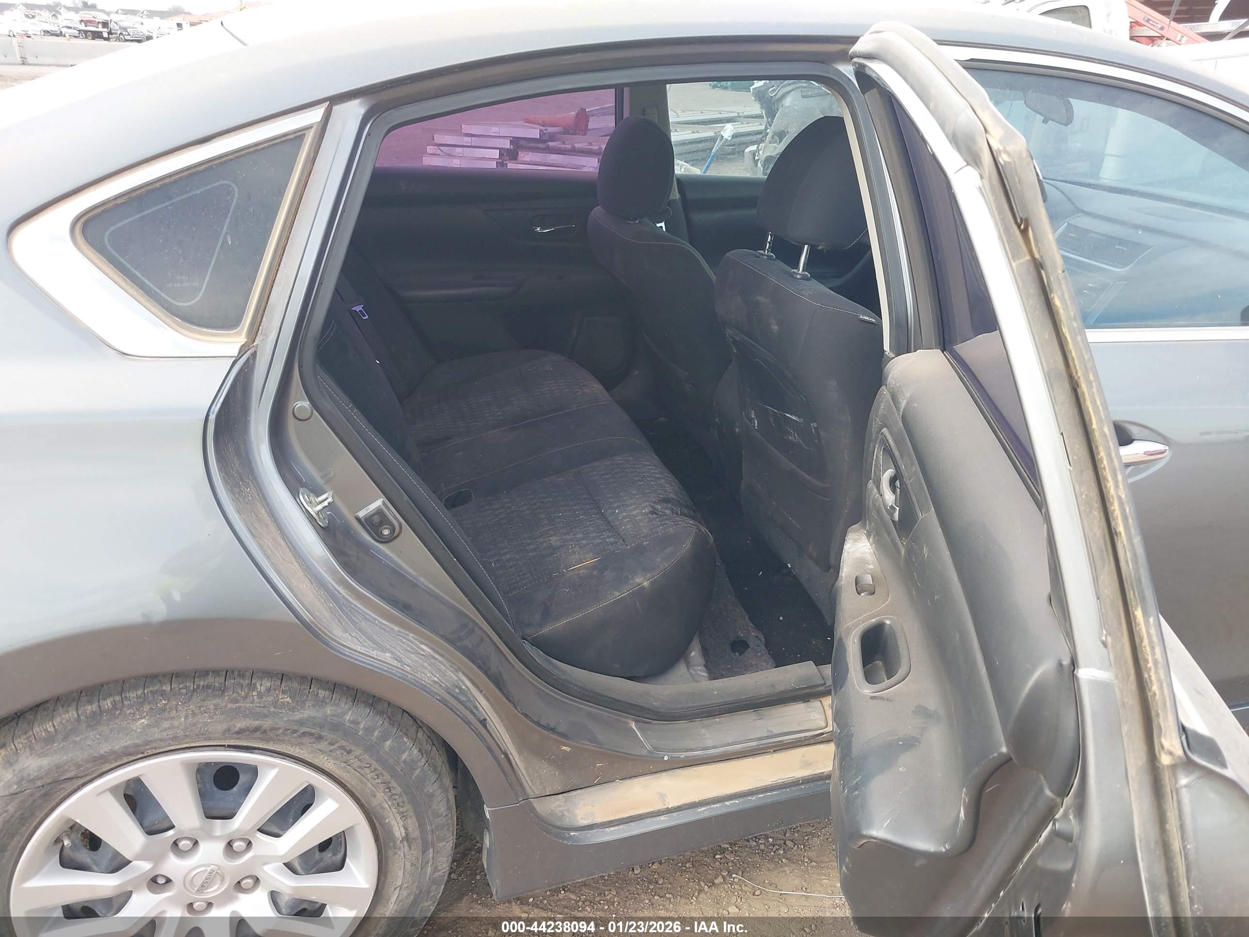 NISSAN ALTIMA image 8