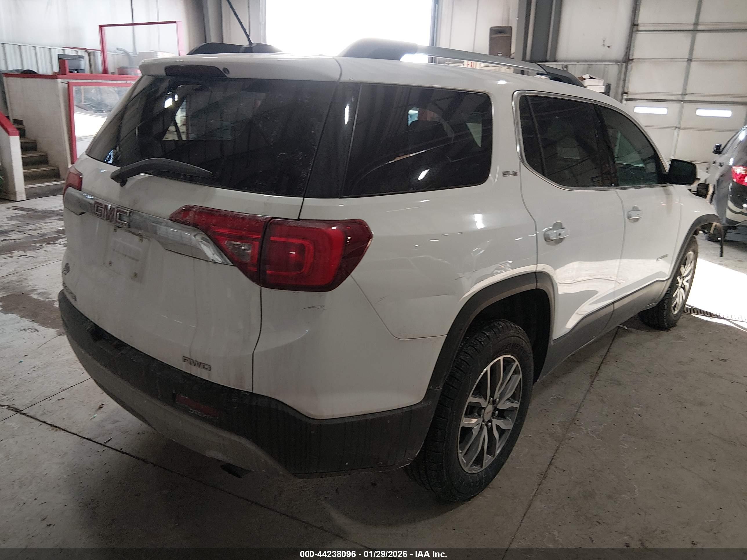 GMC ACADIA image 4