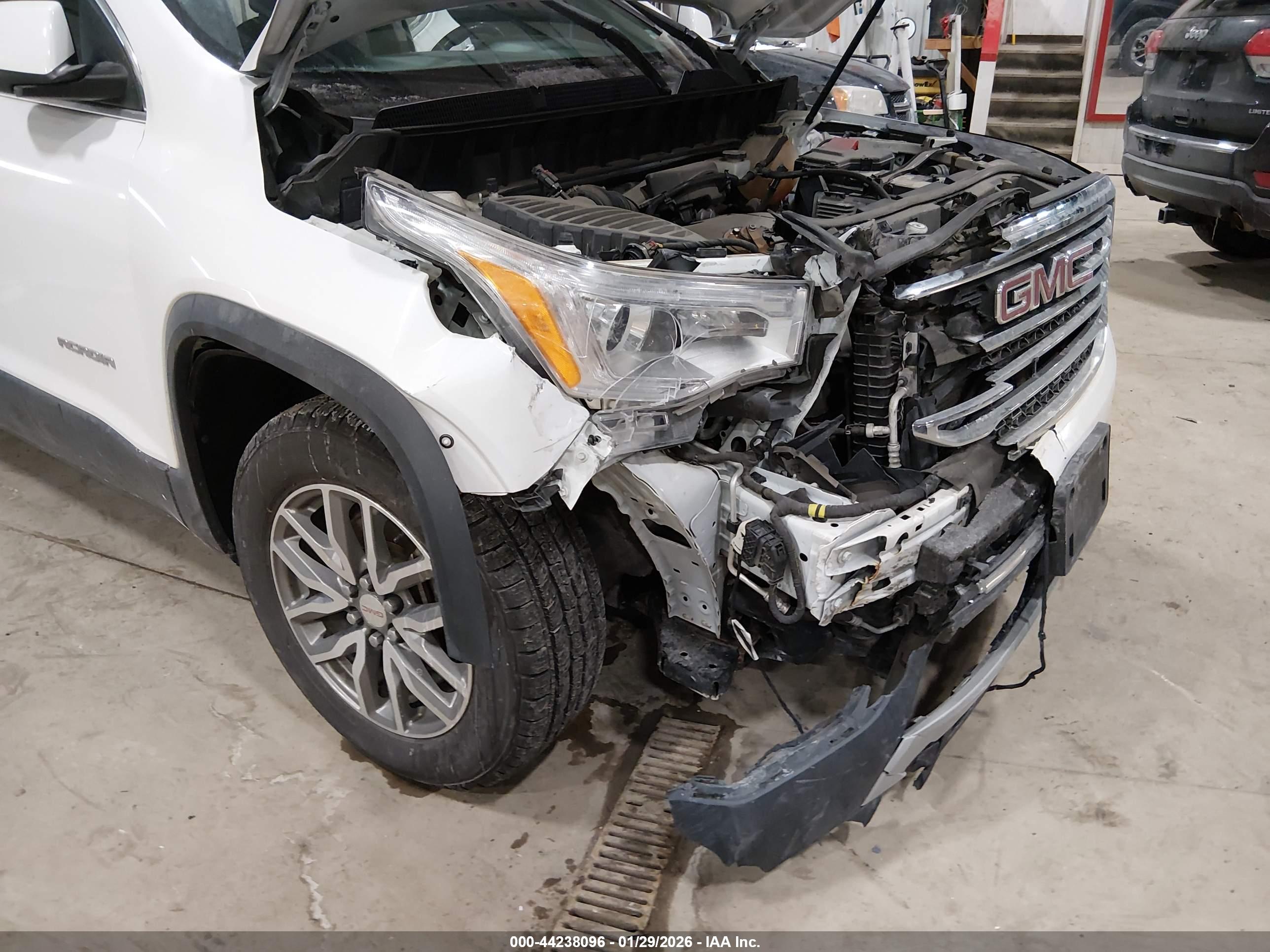 GMC ACADIA image 6