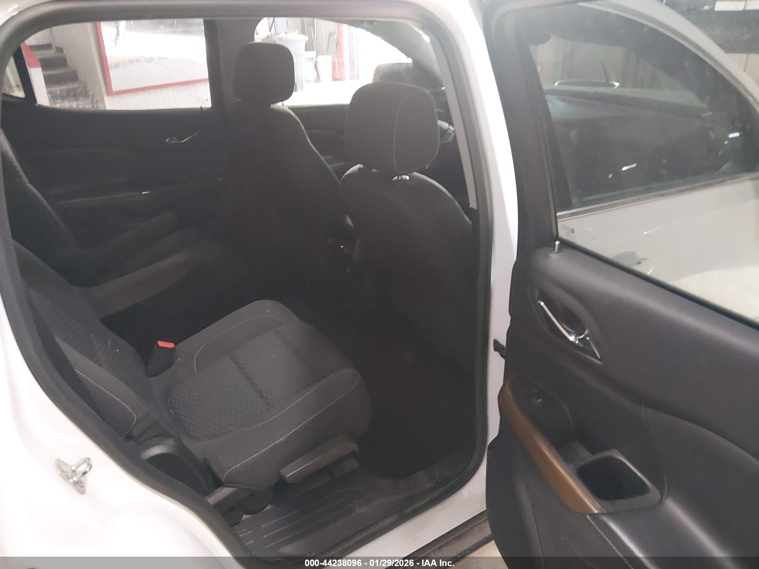 GMC ACADIA image 8