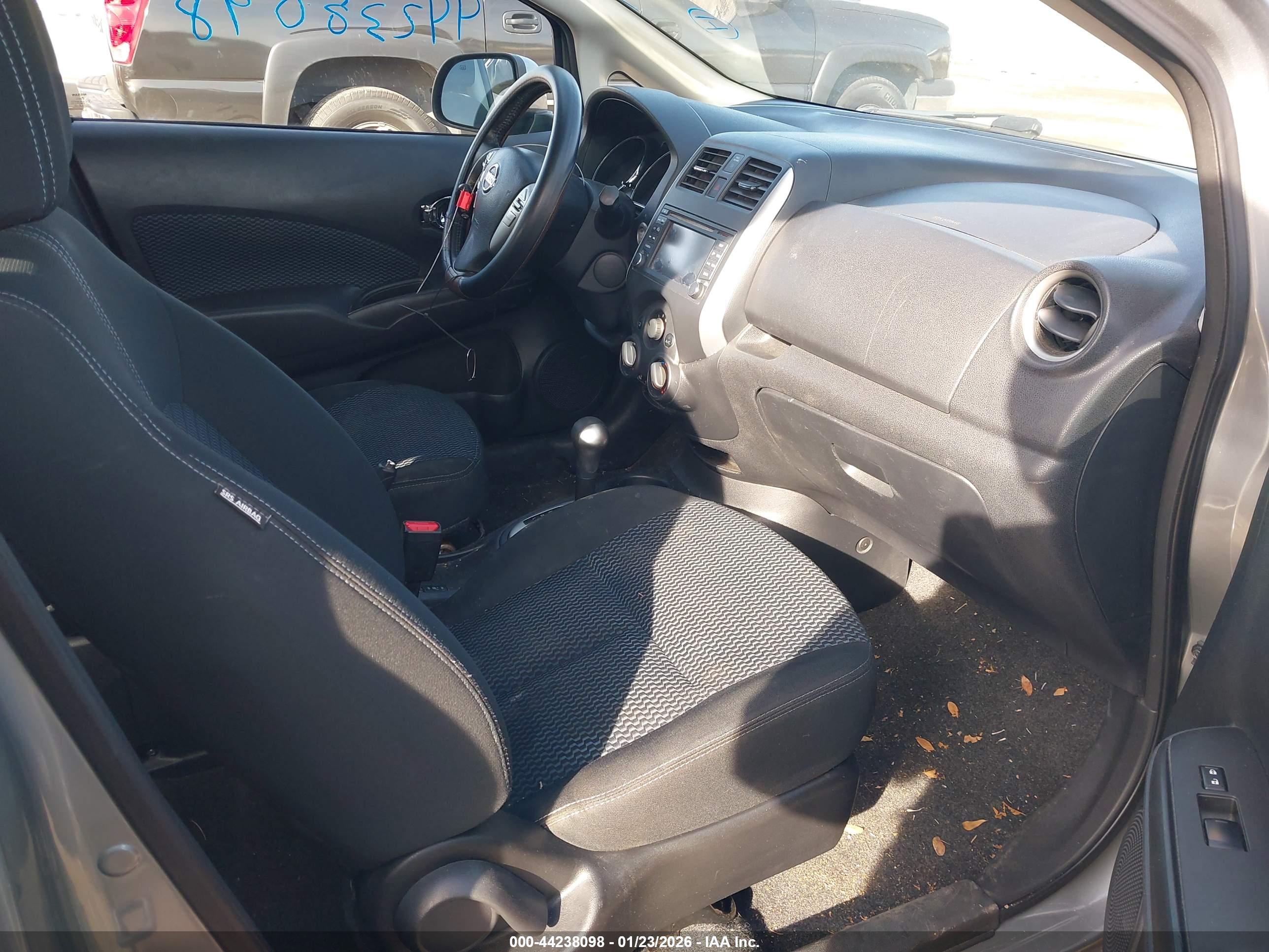 NISSAN VERSA image 5