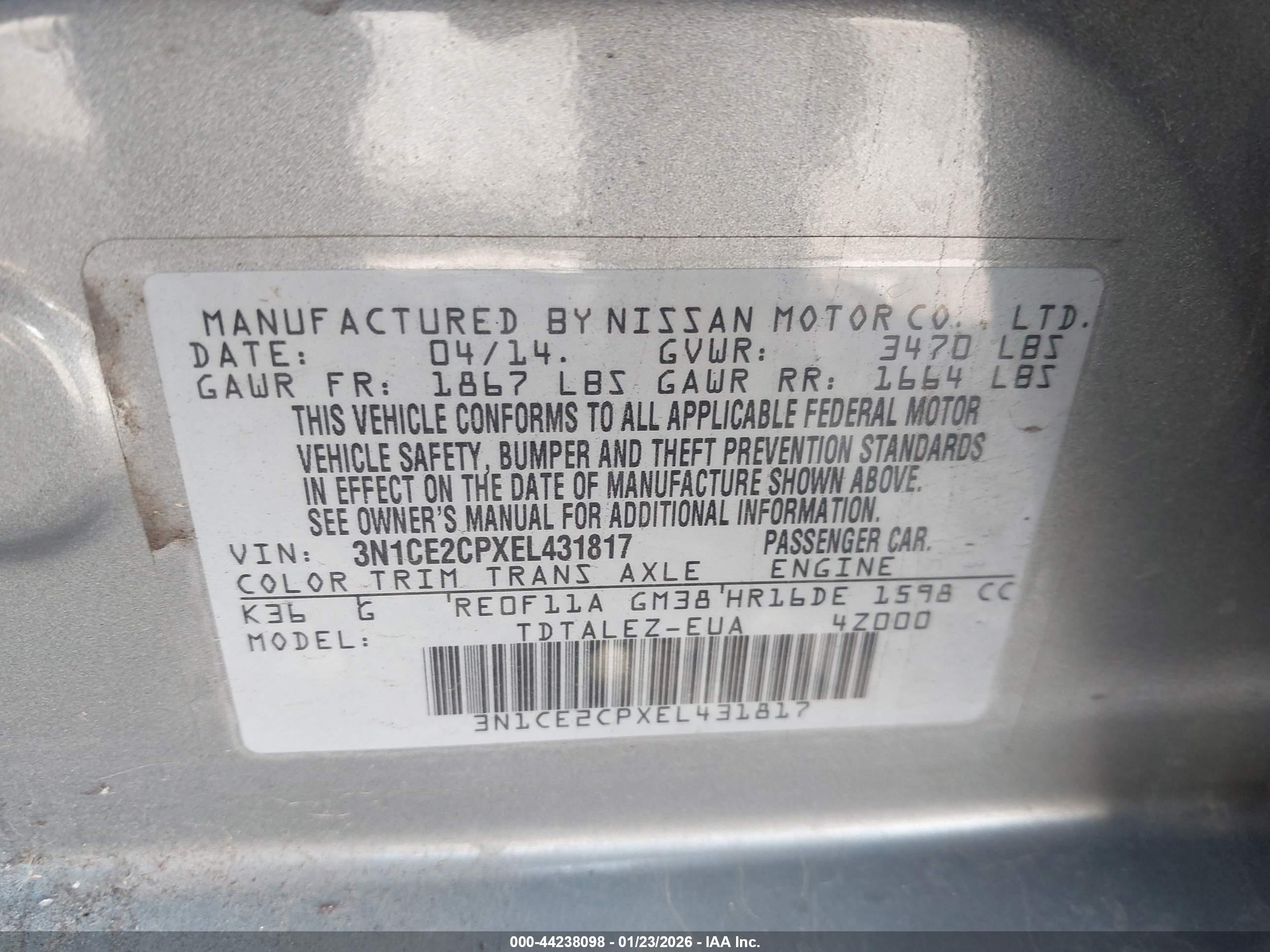 NISSAN VERSA image 9