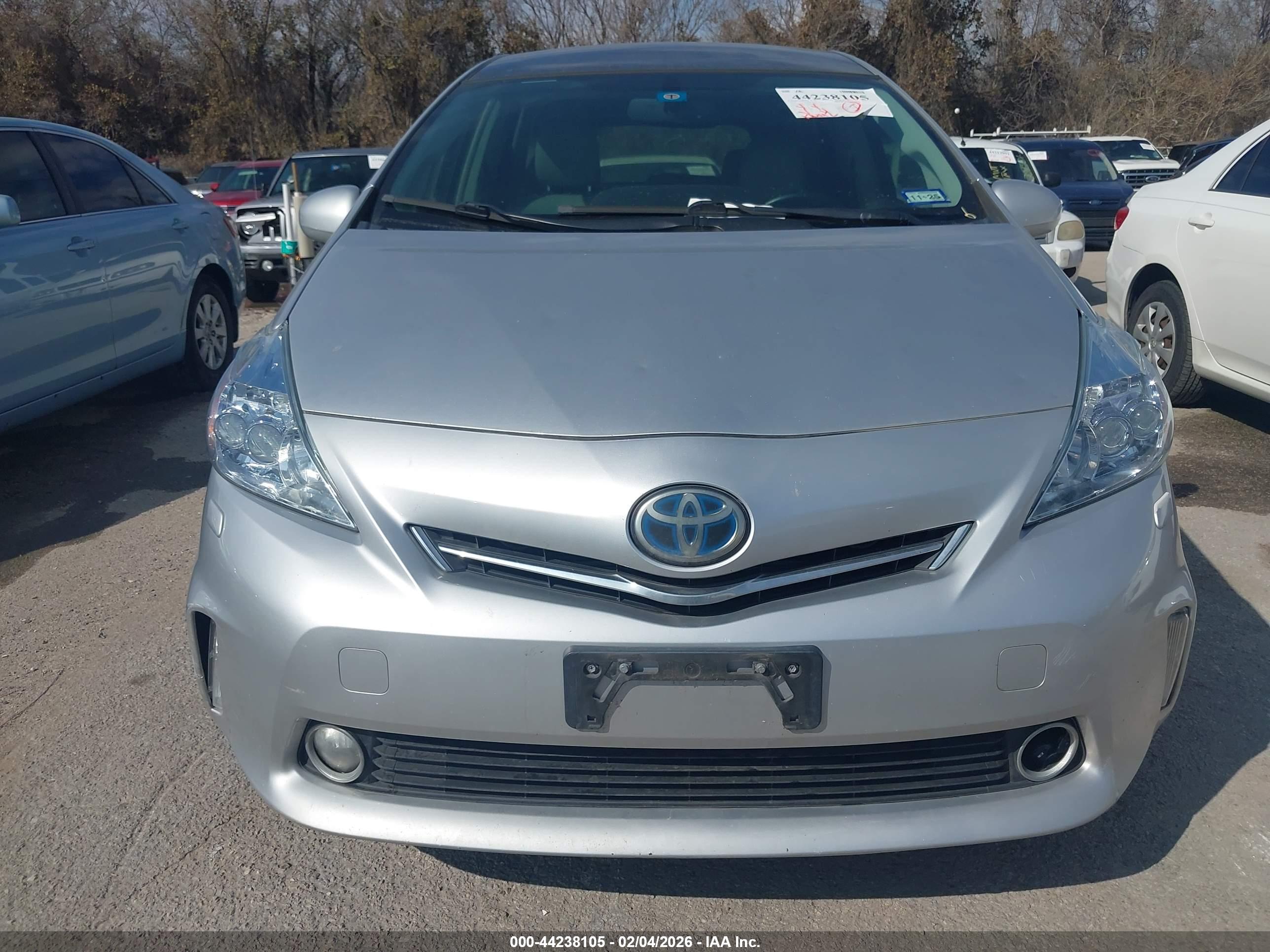 TOYOTA PRIUS image 6