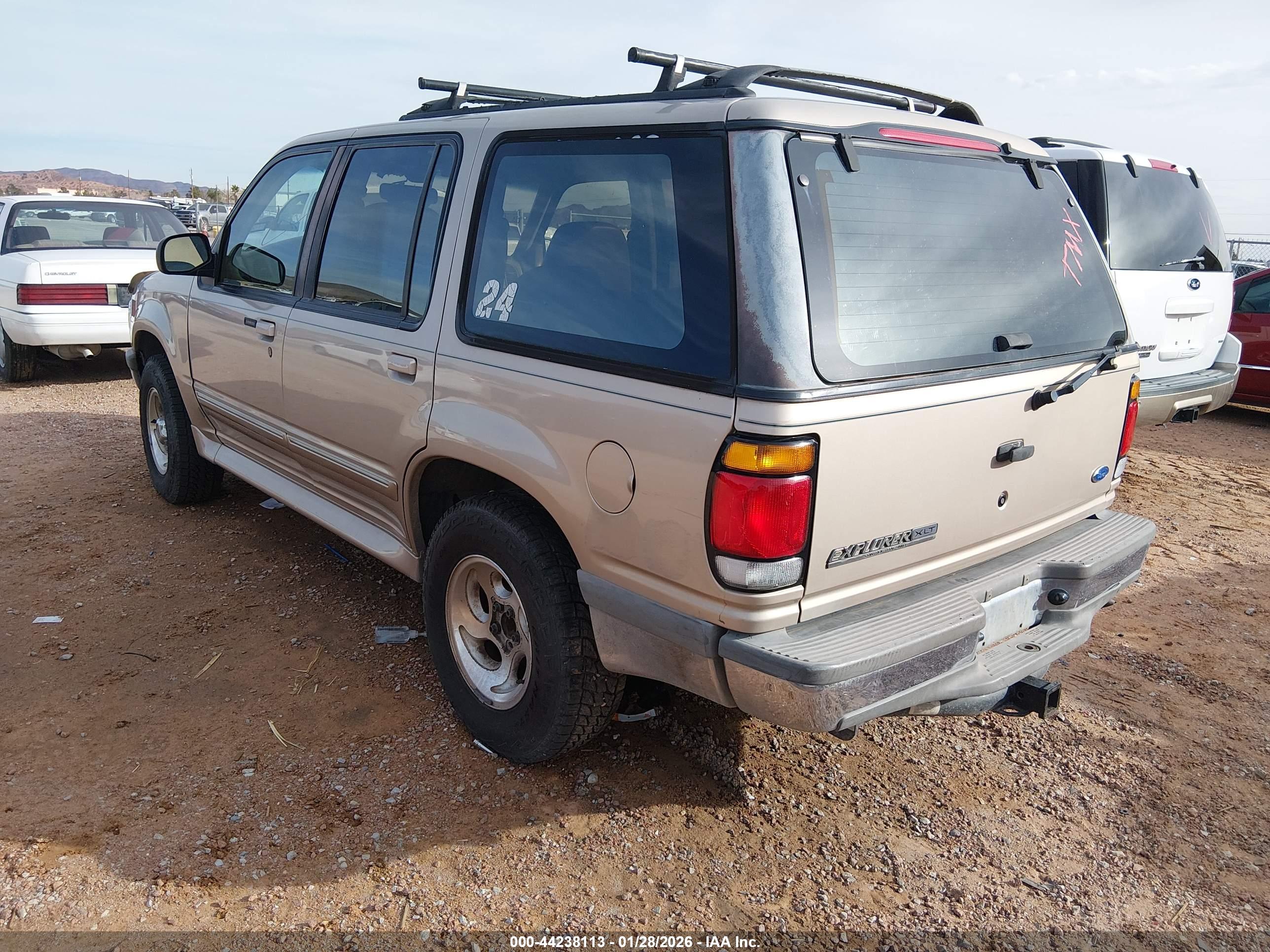 FORD EXPLORER image 3