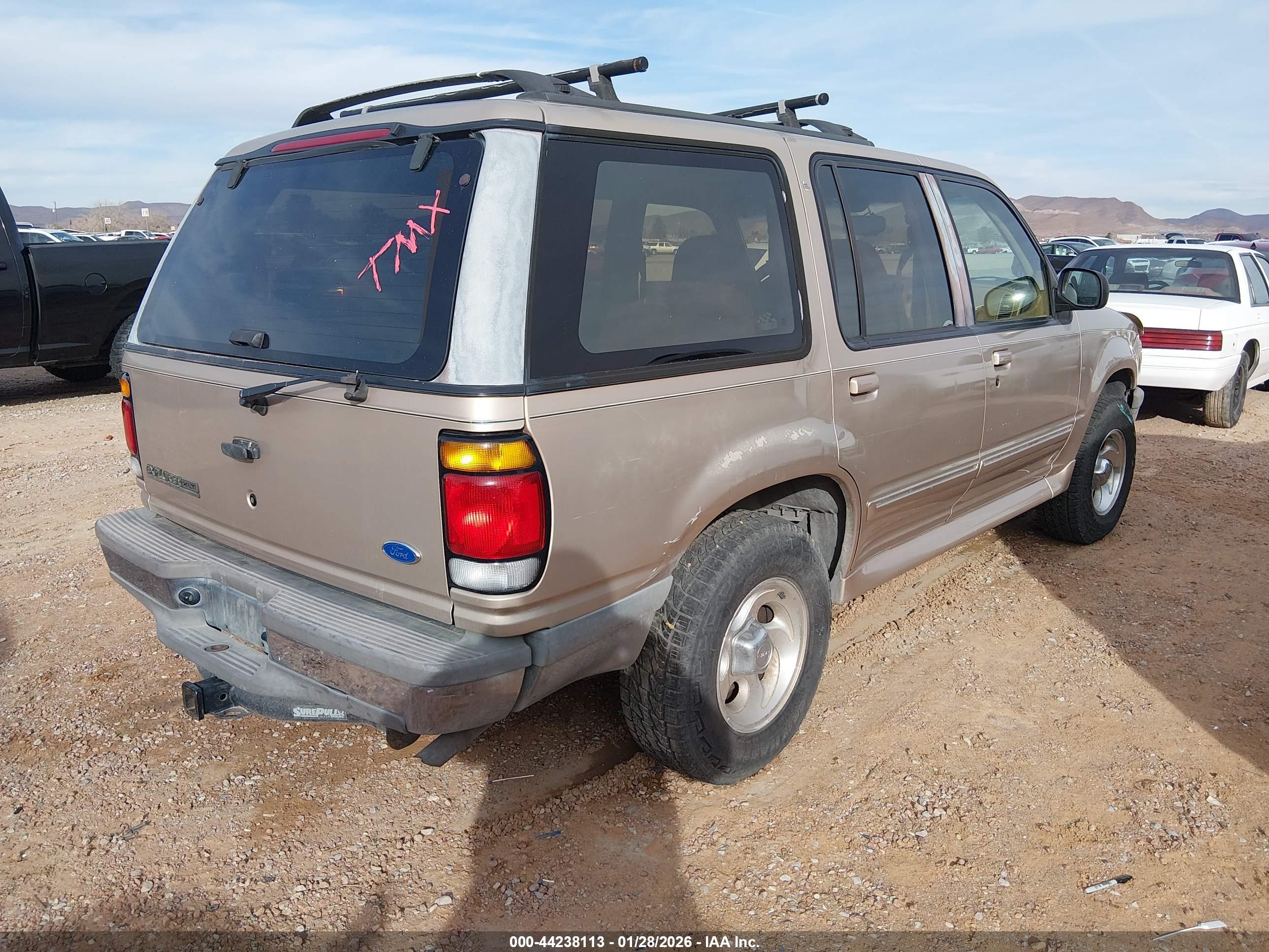 FORD EXPLORER image 4