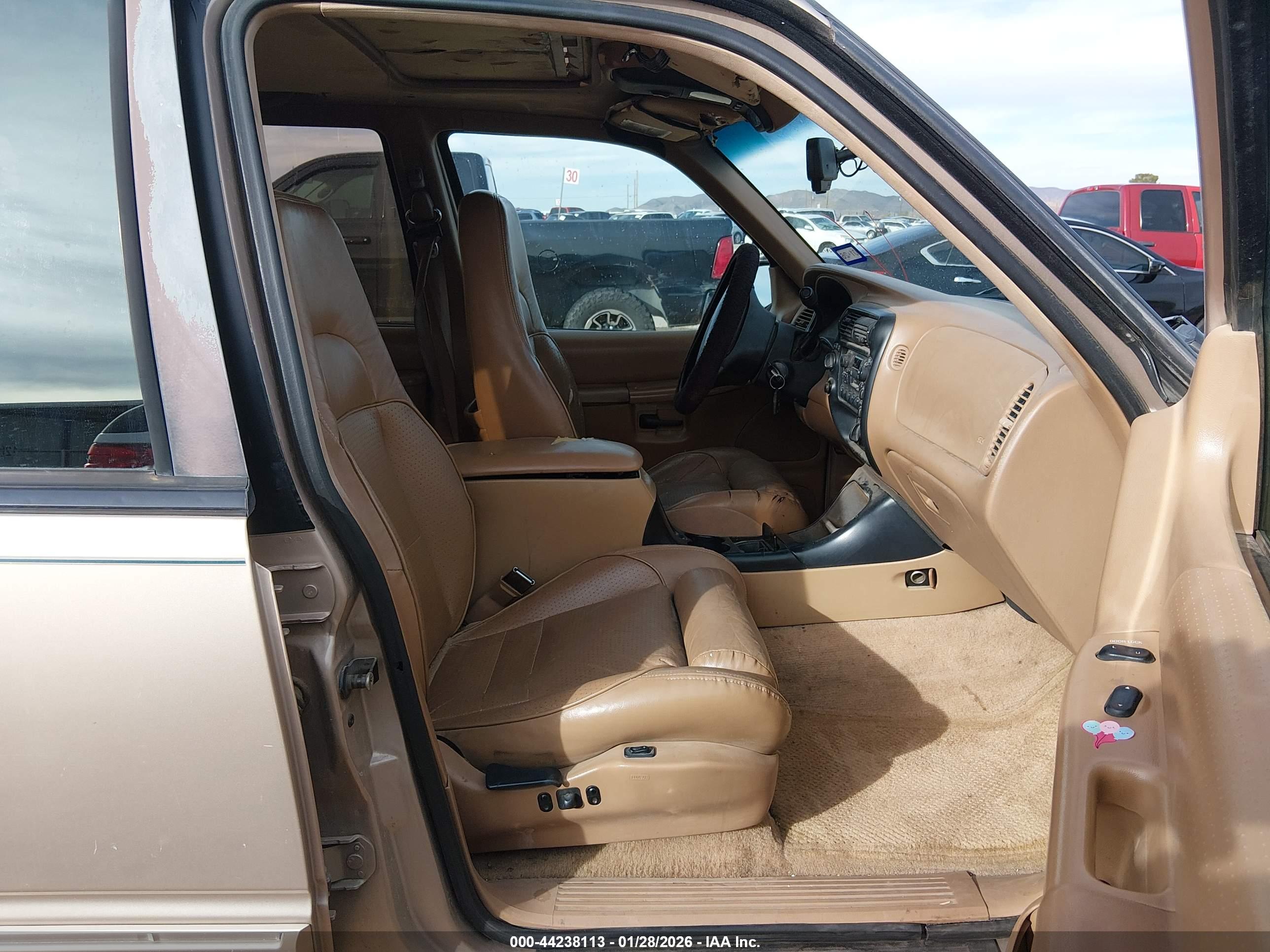 FORD EXPLORER image 5