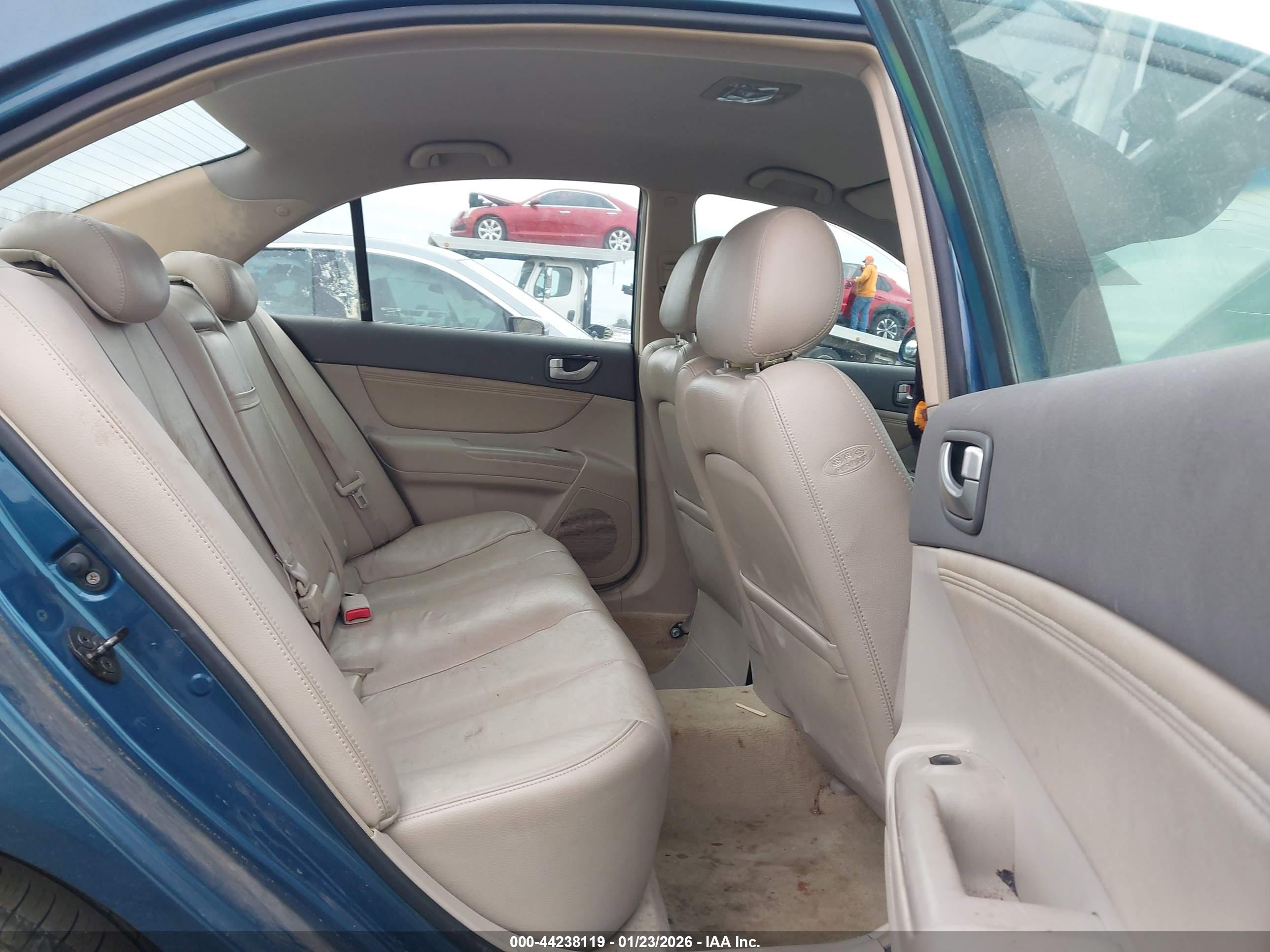 HYUNDAI SONATA image 8