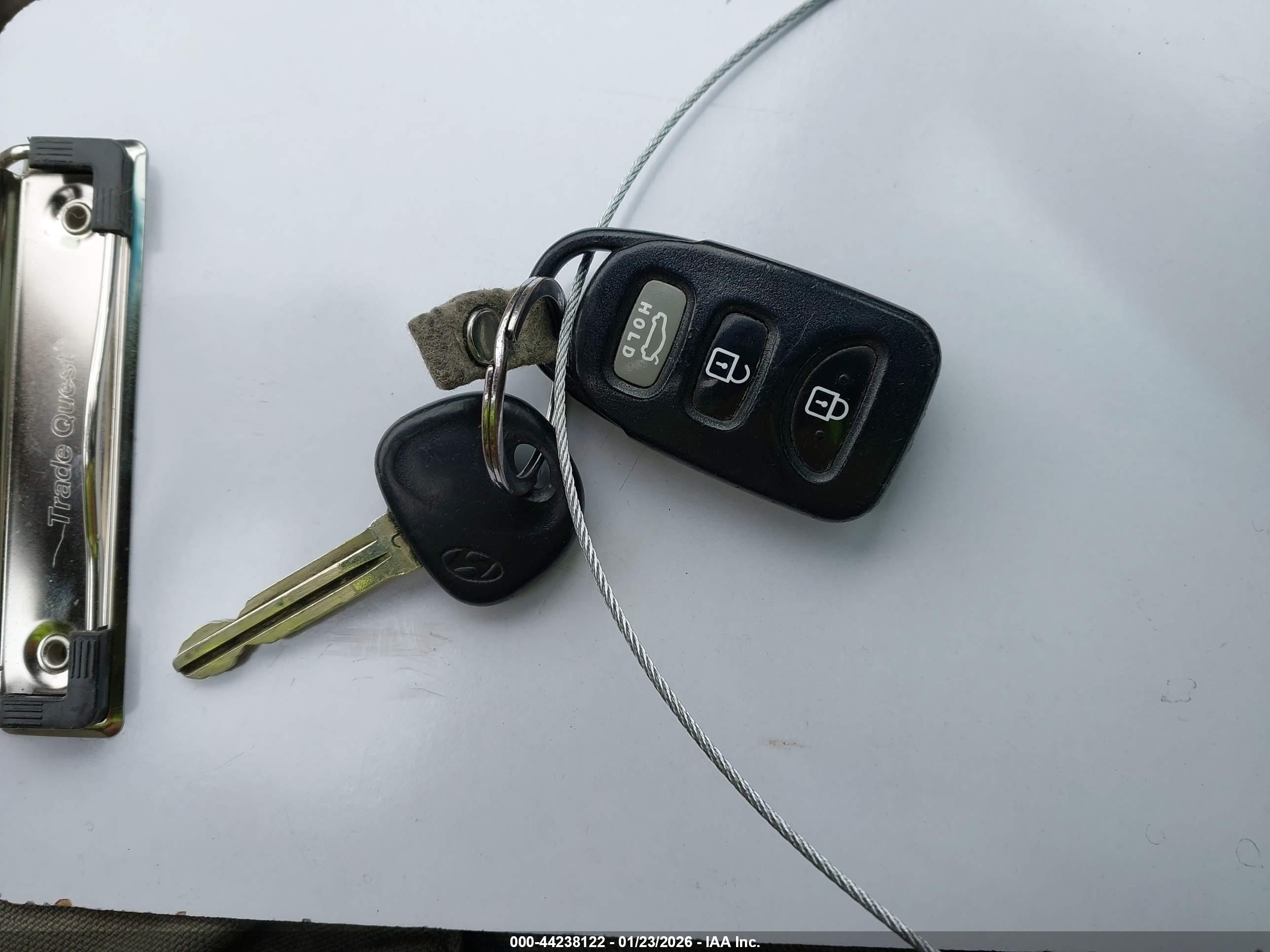 HYUNDAI ELANTRA image 11
