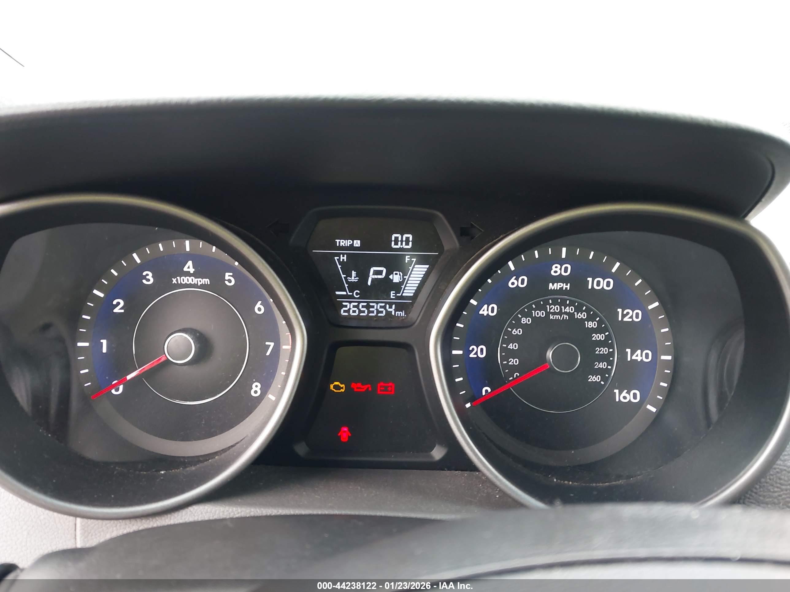 HYUNDAI ELANTRA image 7
