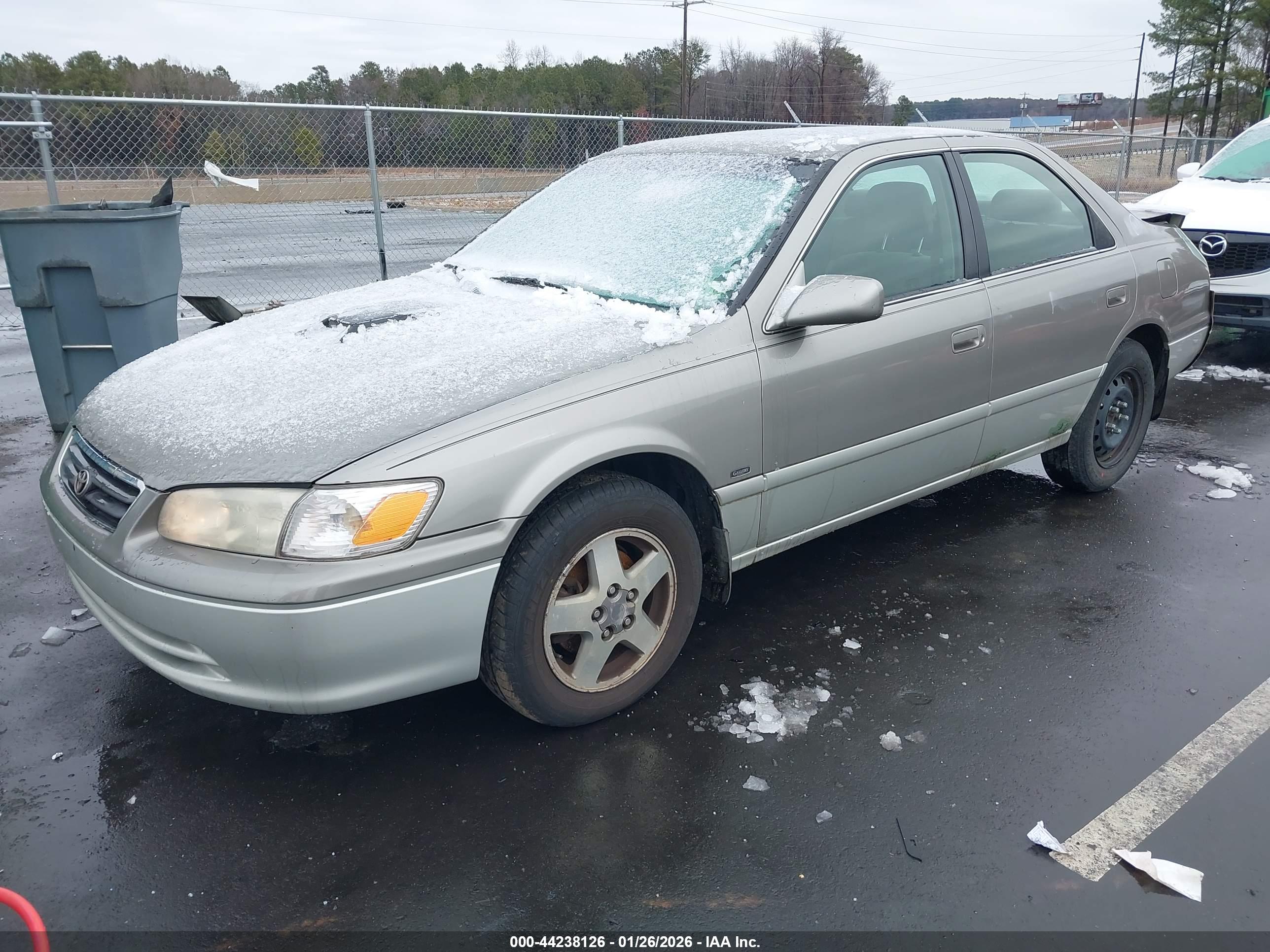 TOYOTA CAMRY image 2