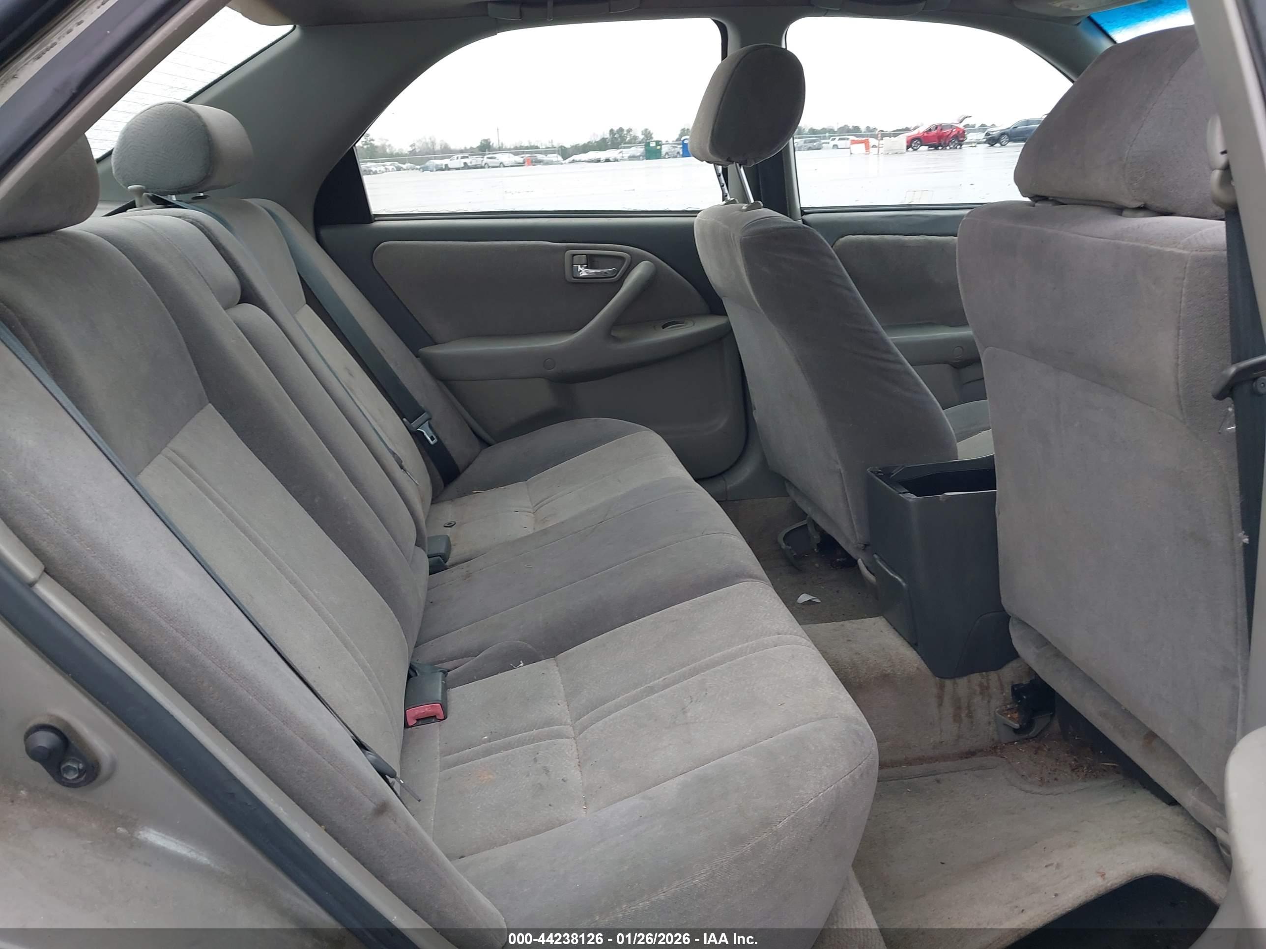 TOYOTA CAMRY image 8