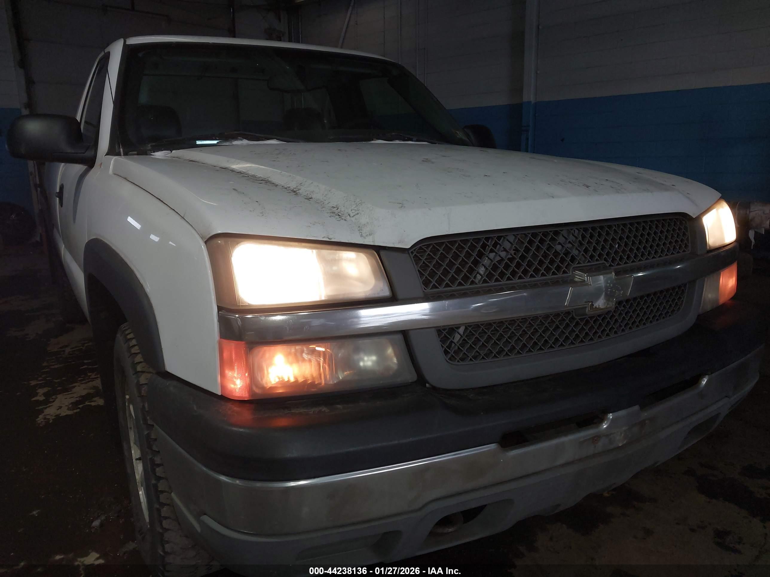 CHEVROLET SILVERADO image 6