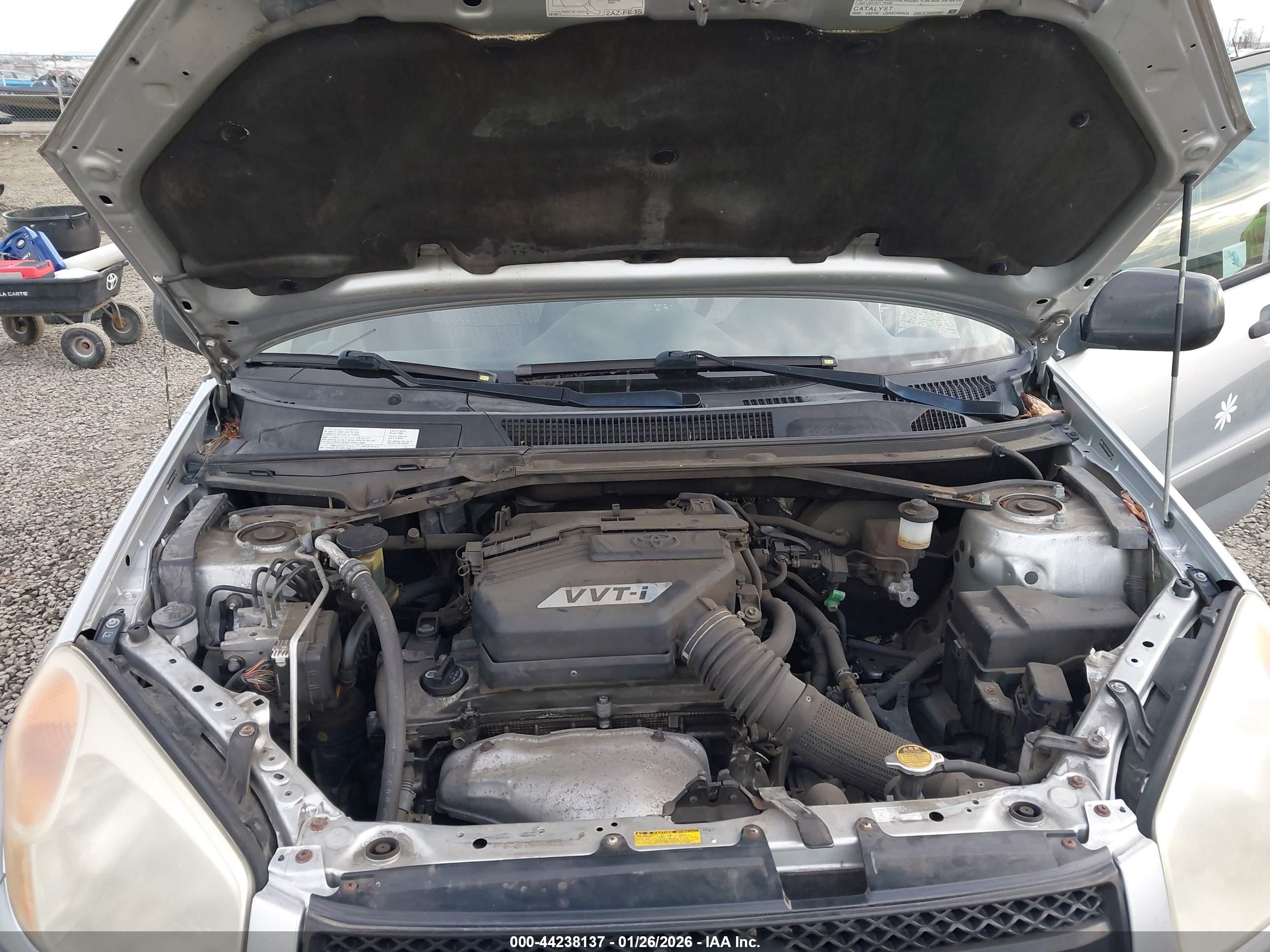TOYOTA RAV4 image 10