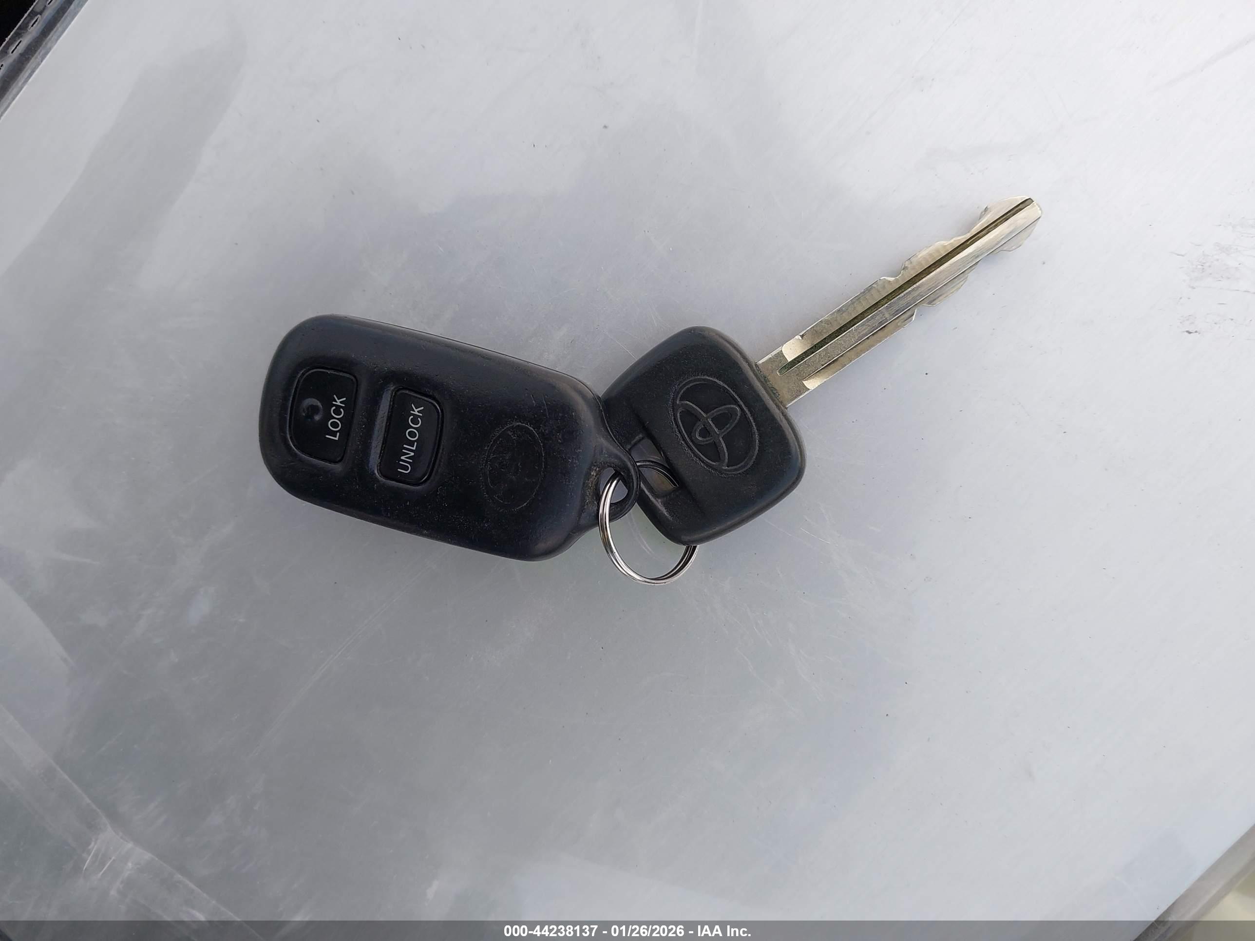 TOYOTA RAV4 image 11