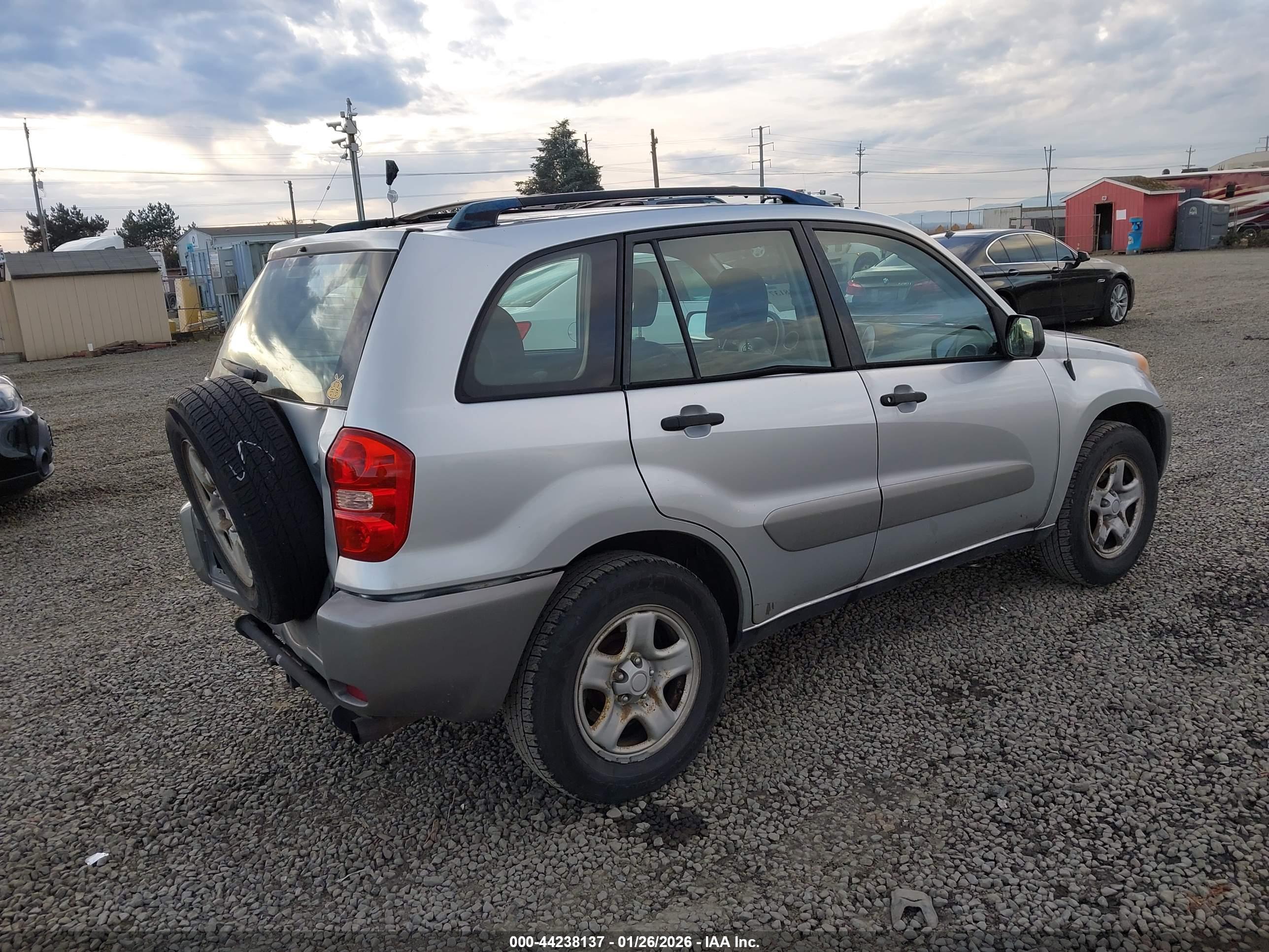 TOYOTA RAV4 image 4