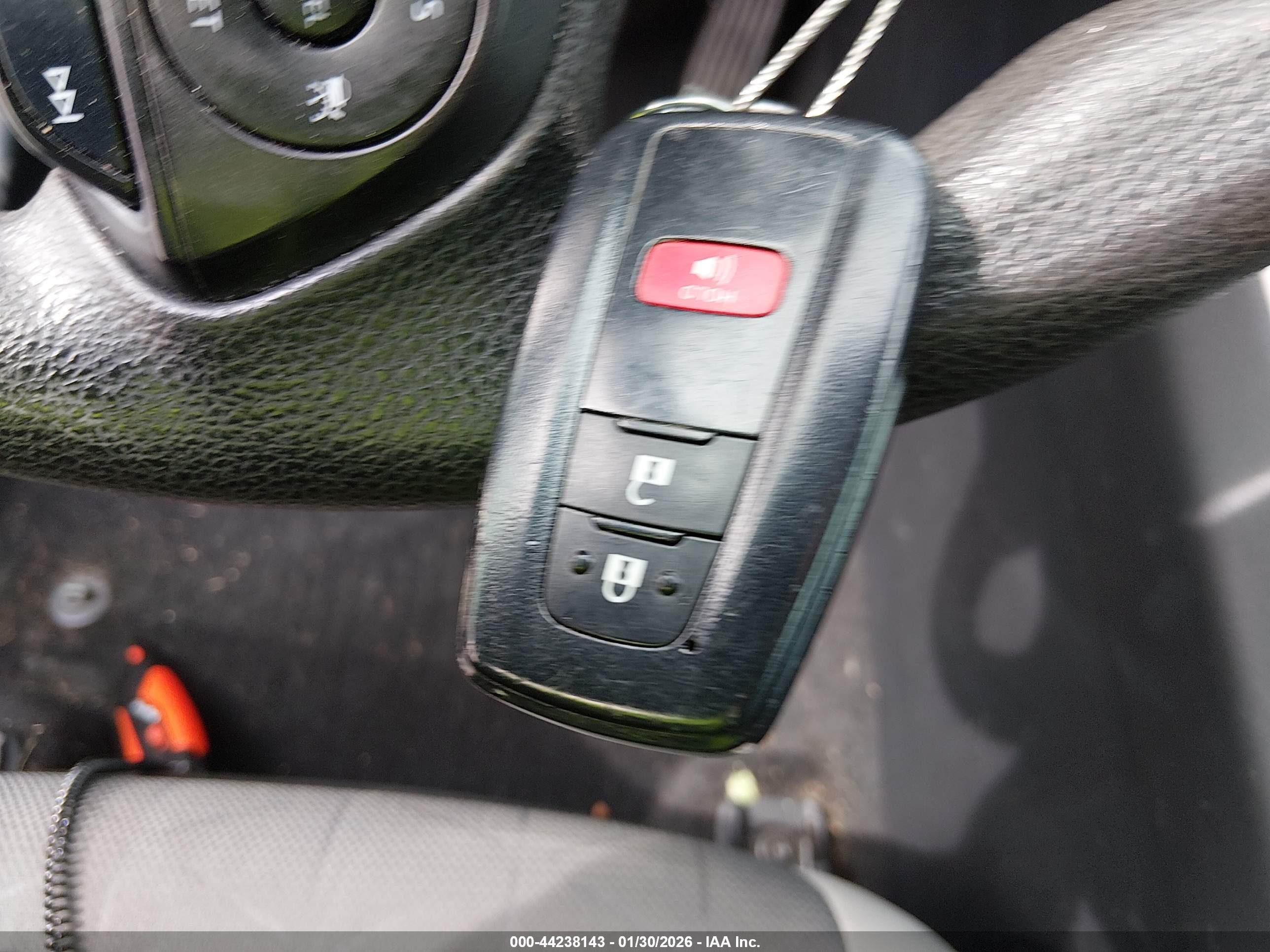 TOYOTA RAV4 image 11