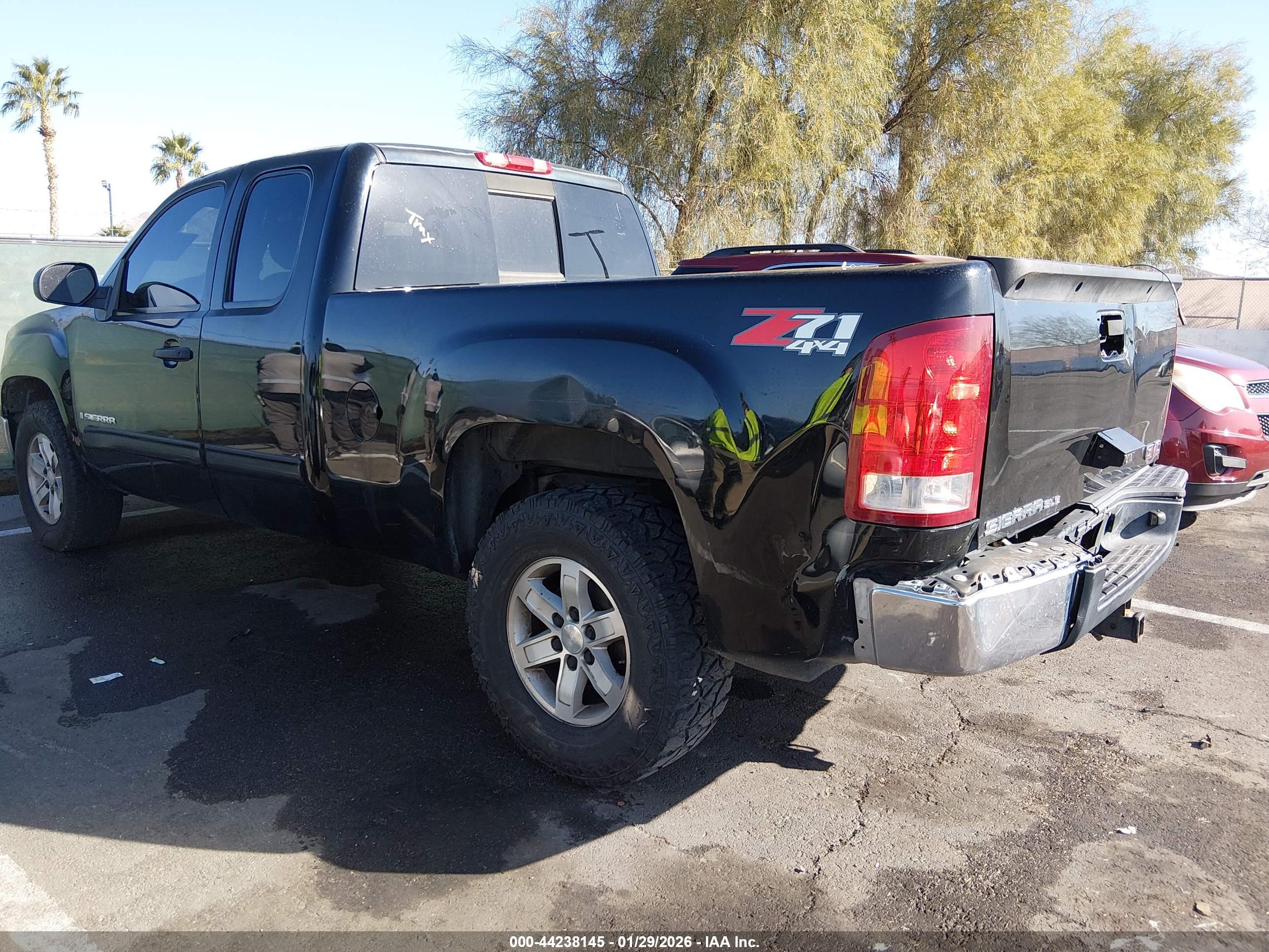 GMC SIERRA image 3