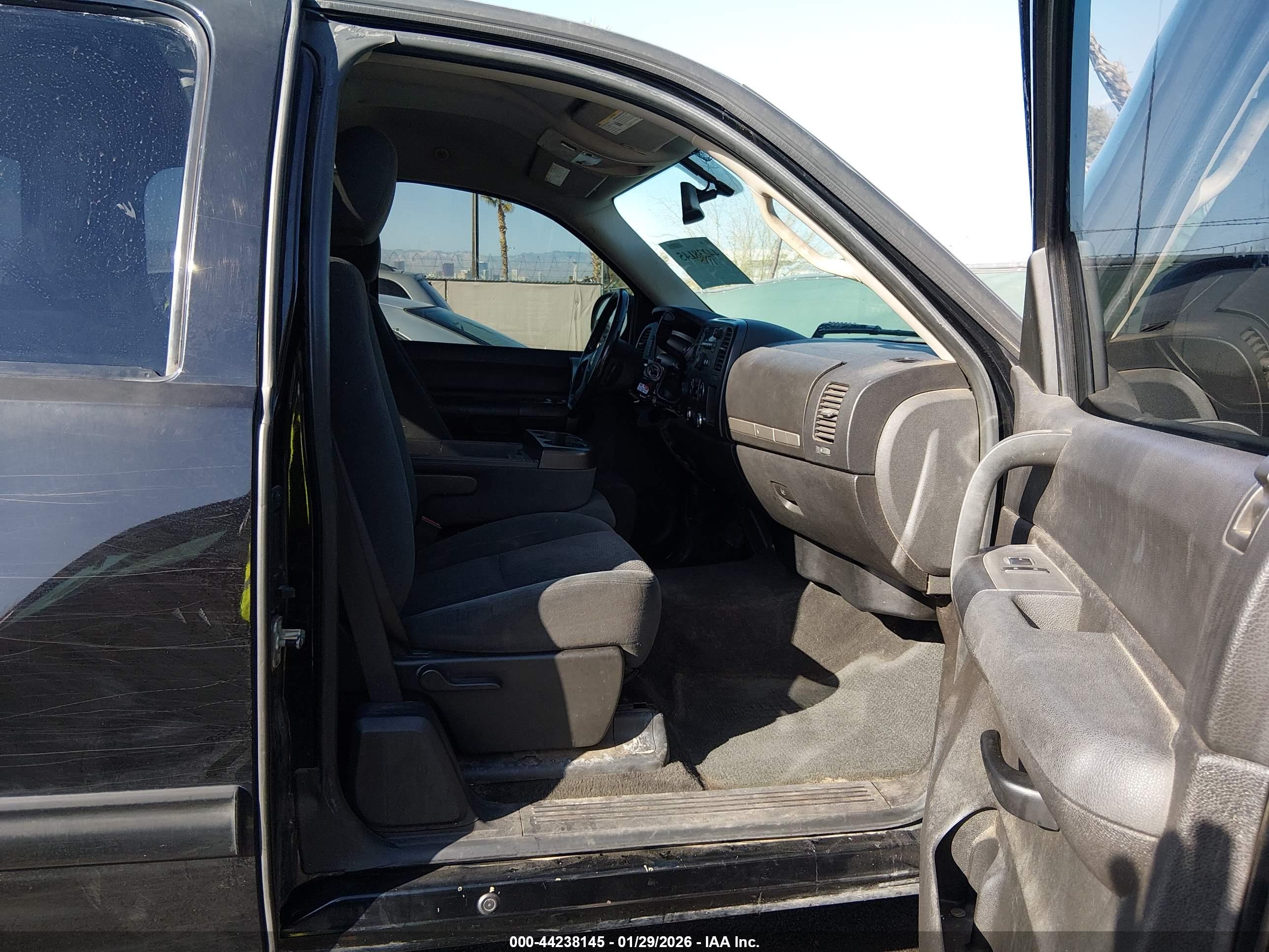 GMC SIERRA image 5