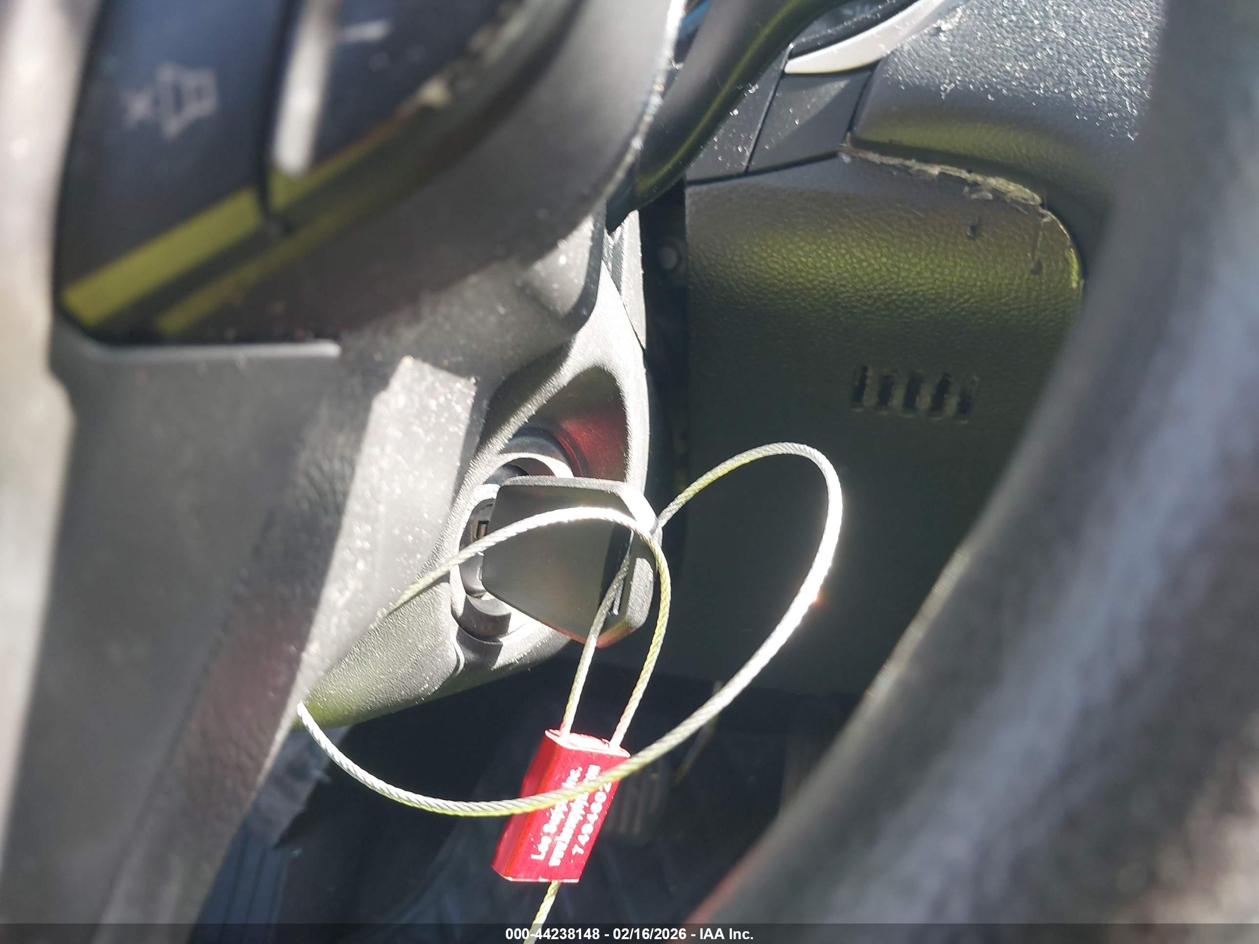 FORD FUSION image 11