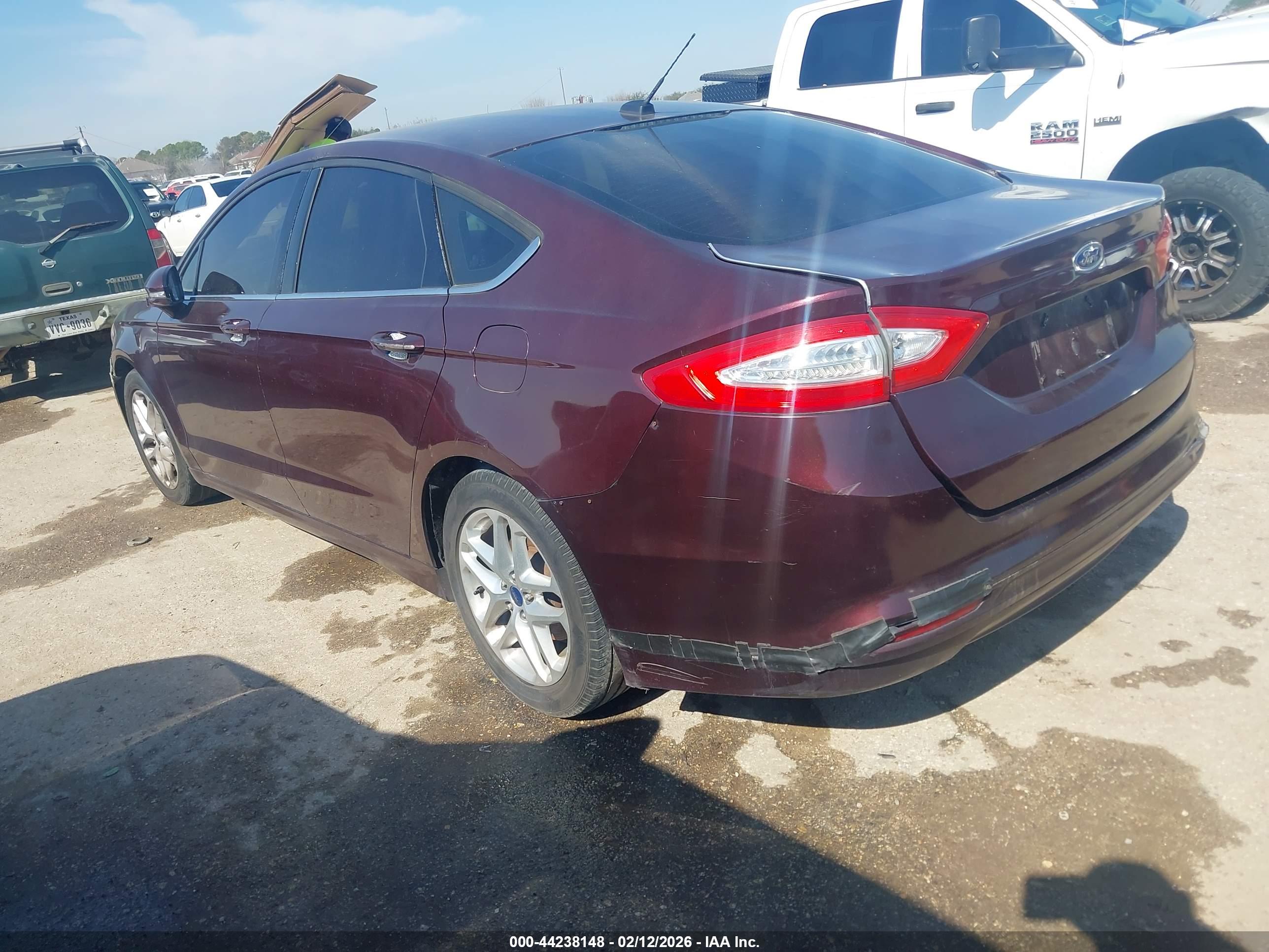 FORD FUSION image 3