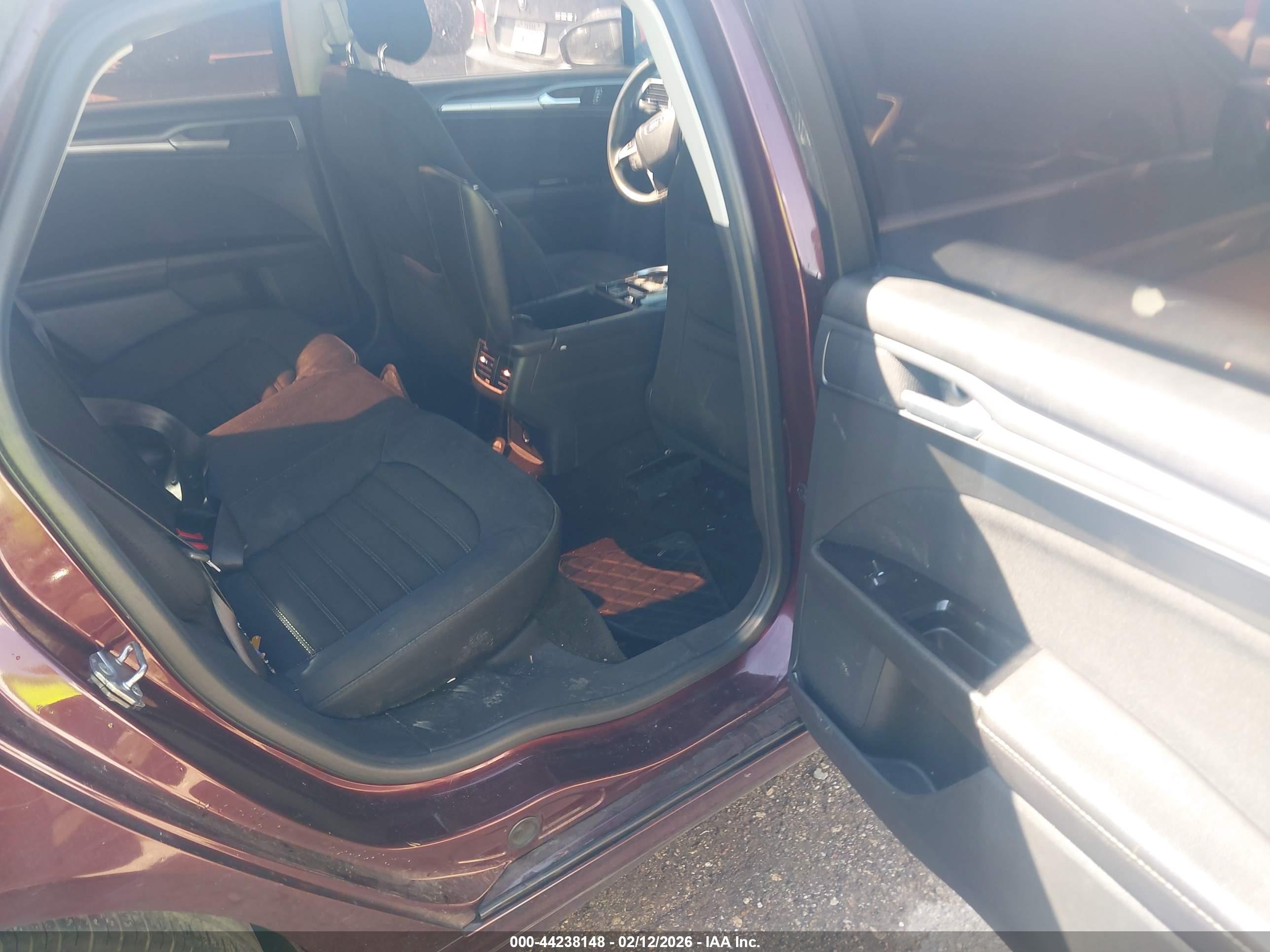FORD FUSION image 8