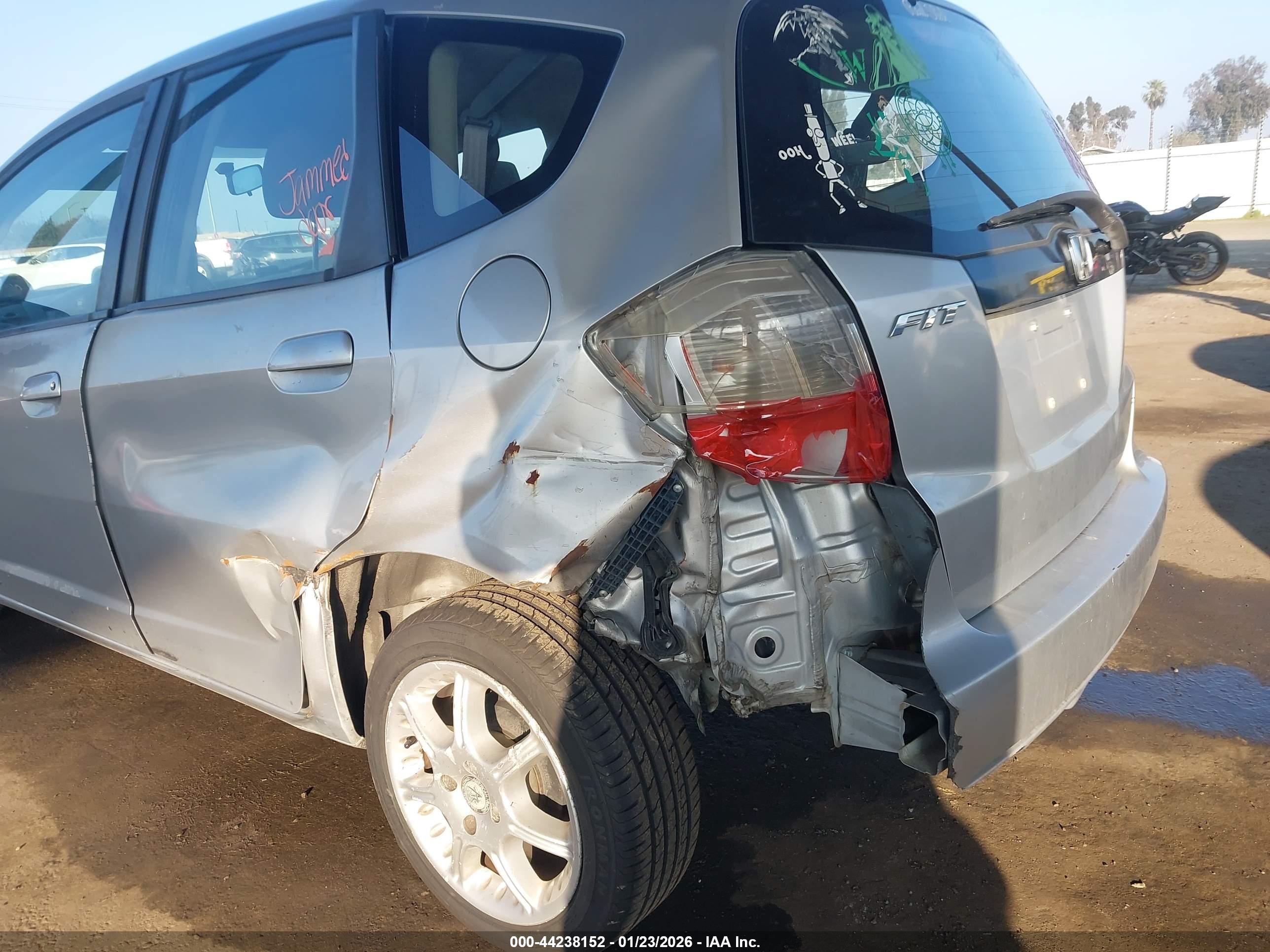 HONDA FIT image 6